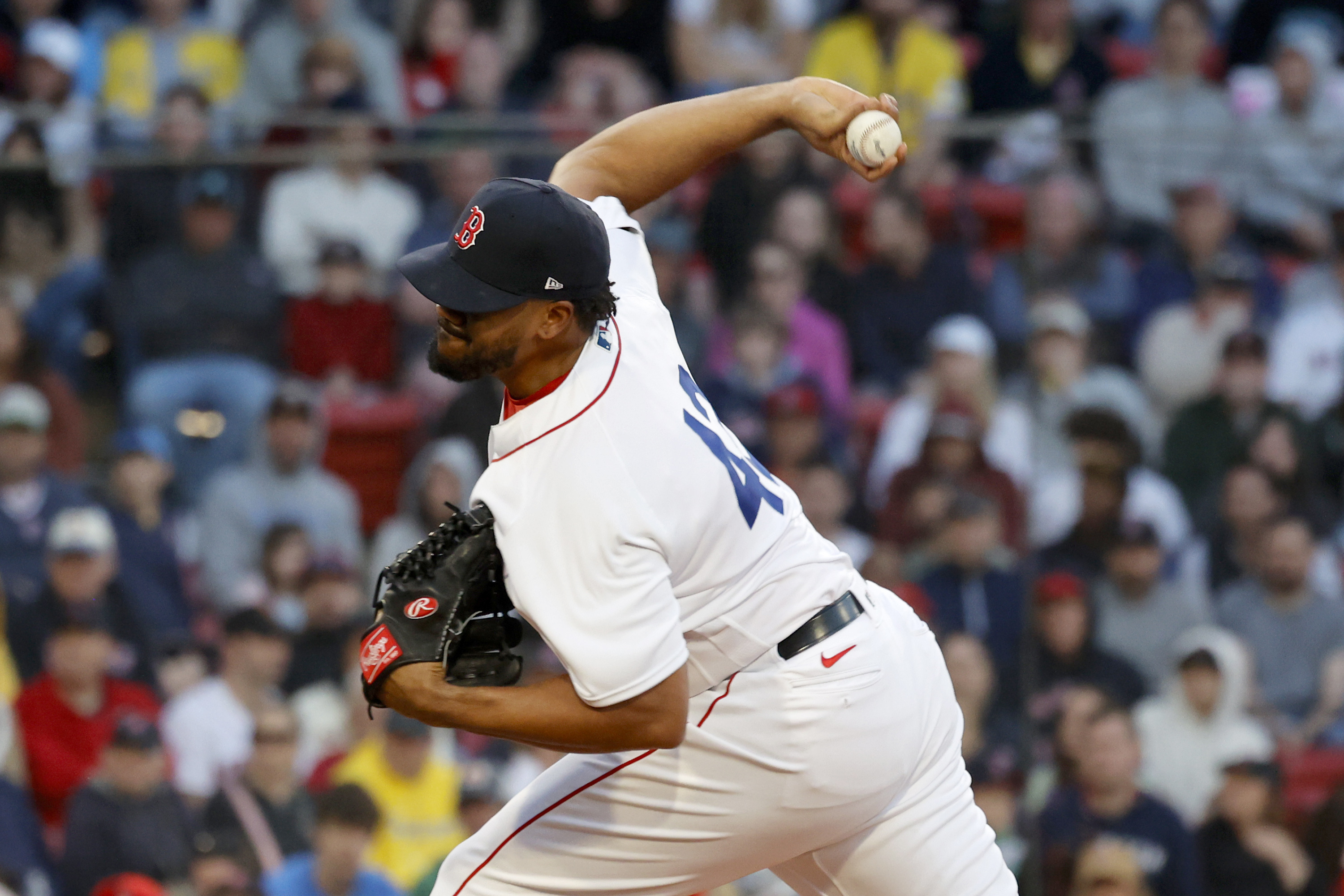 Red Sox closer Kenley Jansen dealing with tight back, will not be