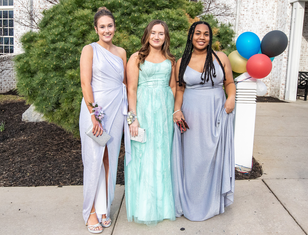 bridesmaid dresses harrisburg Academy prom 2022 25+ colors Broiderie Anglaise What to Wear: The Color:Red Shirt and Red Tie