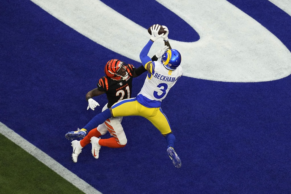 Bendy like Beckham: Online tributes to an awesome touchdown