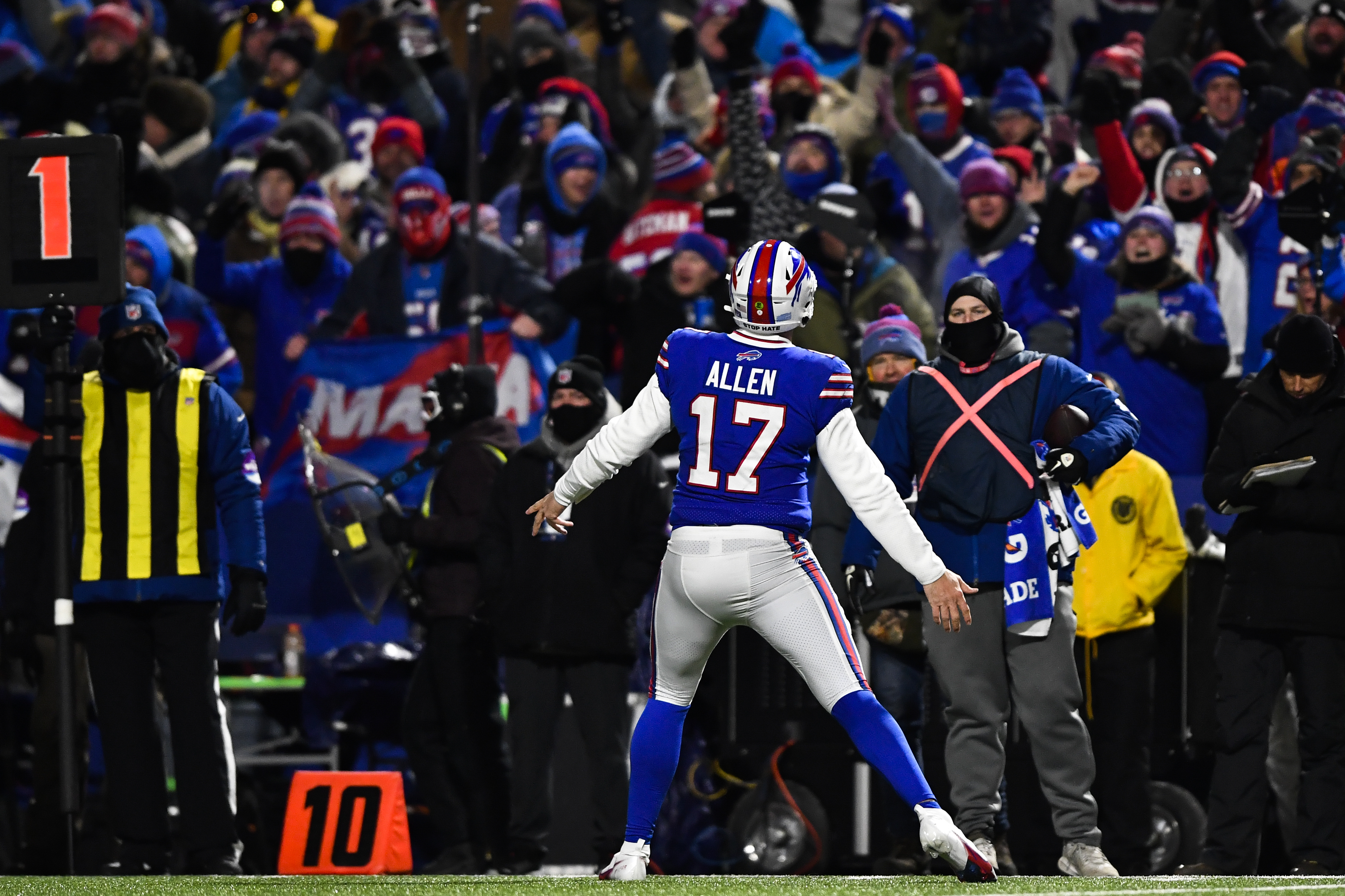 Jim Kelly gives Bills Mafia a shoutout in Super Bowl LVII flag football  commercial 