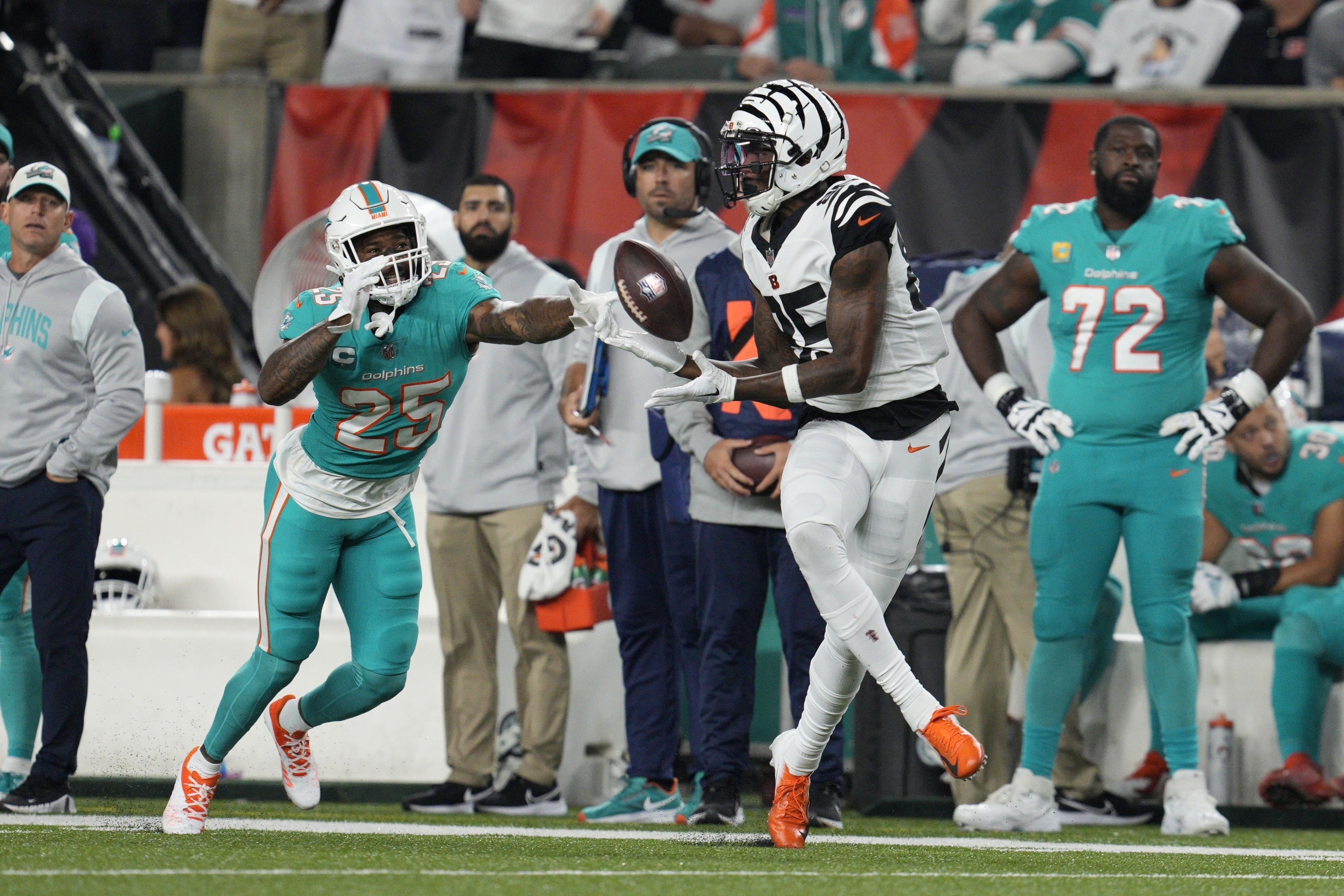 Cincinnati Bengals vs. Miami Dolphins Prediction, Player Prop Pick: Should  We Trust Tee Higgins?