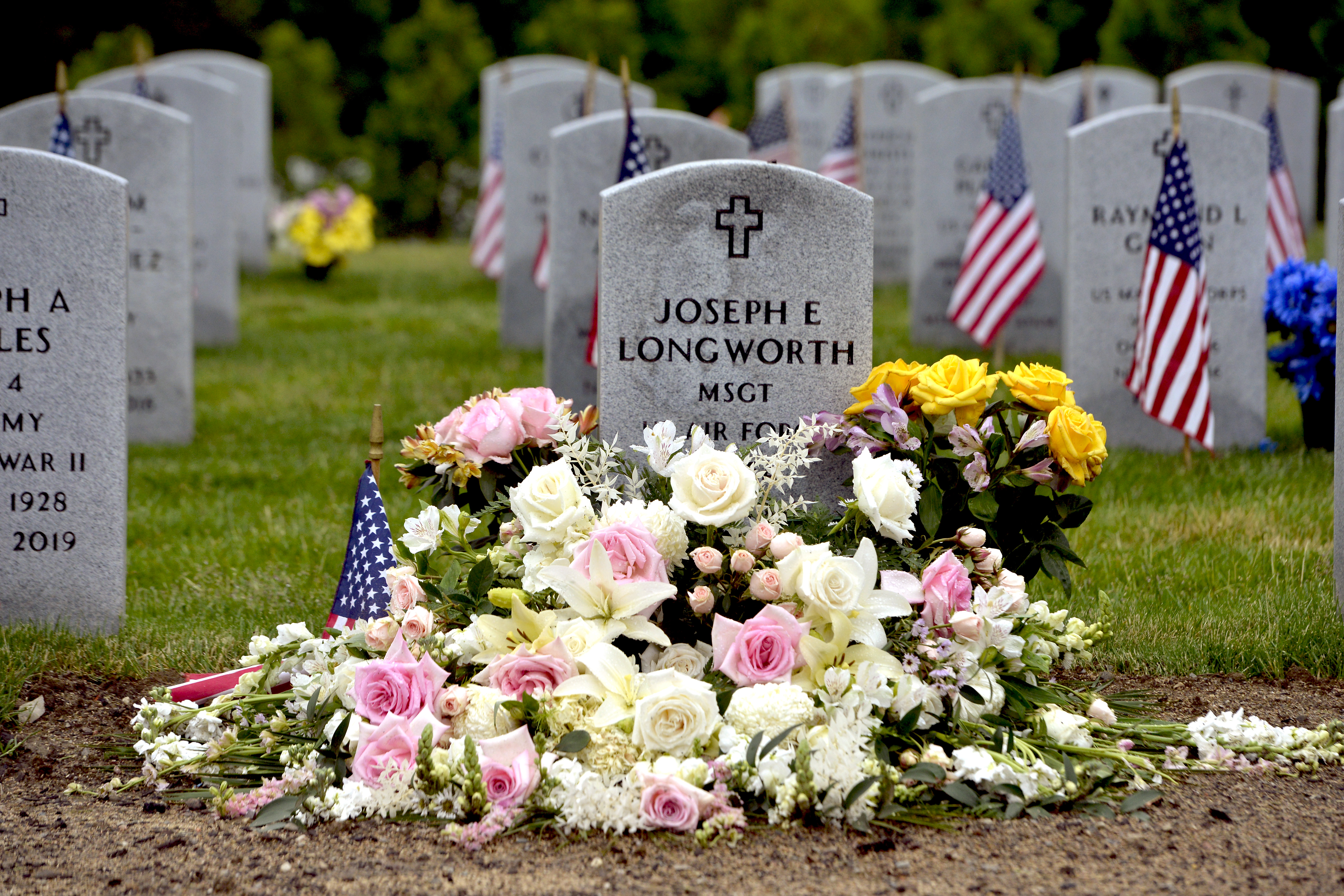 Loved ones pay Memorial Day respects at Massachusetts Veterans ...