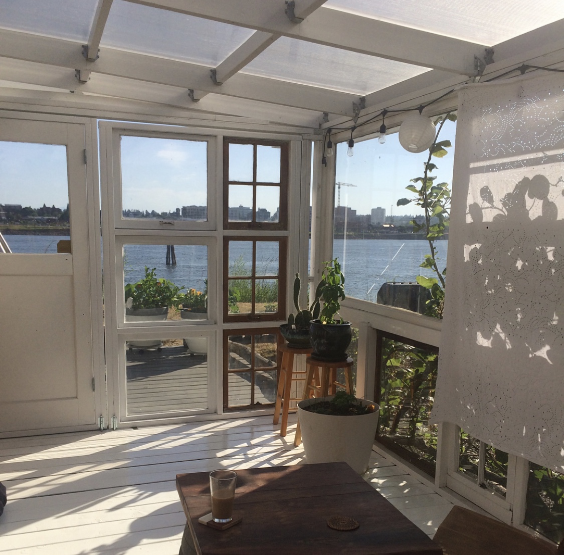 Hayden Island manufactured home for sale at 125,000 has ‘1 million