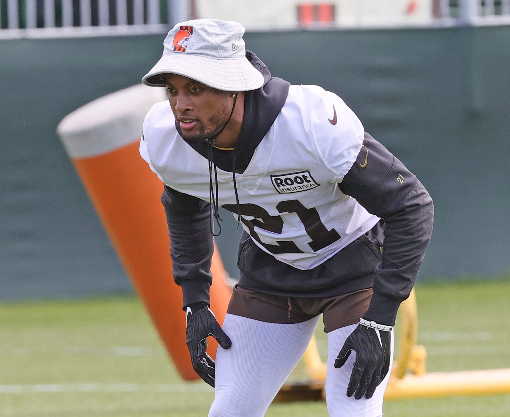 Browns cornerback Denzel Ward's mouthguard makes for hilarious game day  photos 