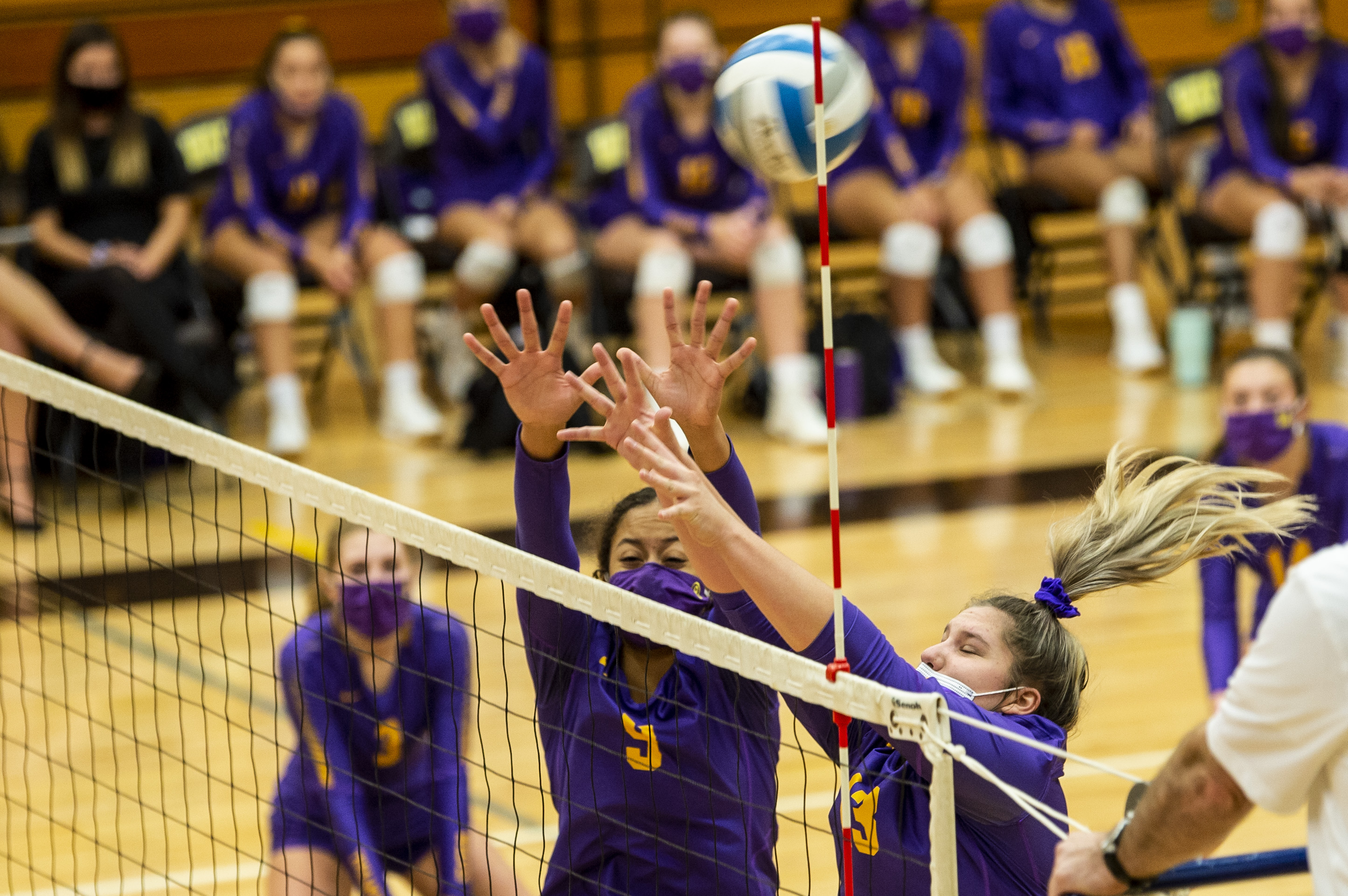 Bay City Central volleyball defeats rival Bay City Western - mlive.com