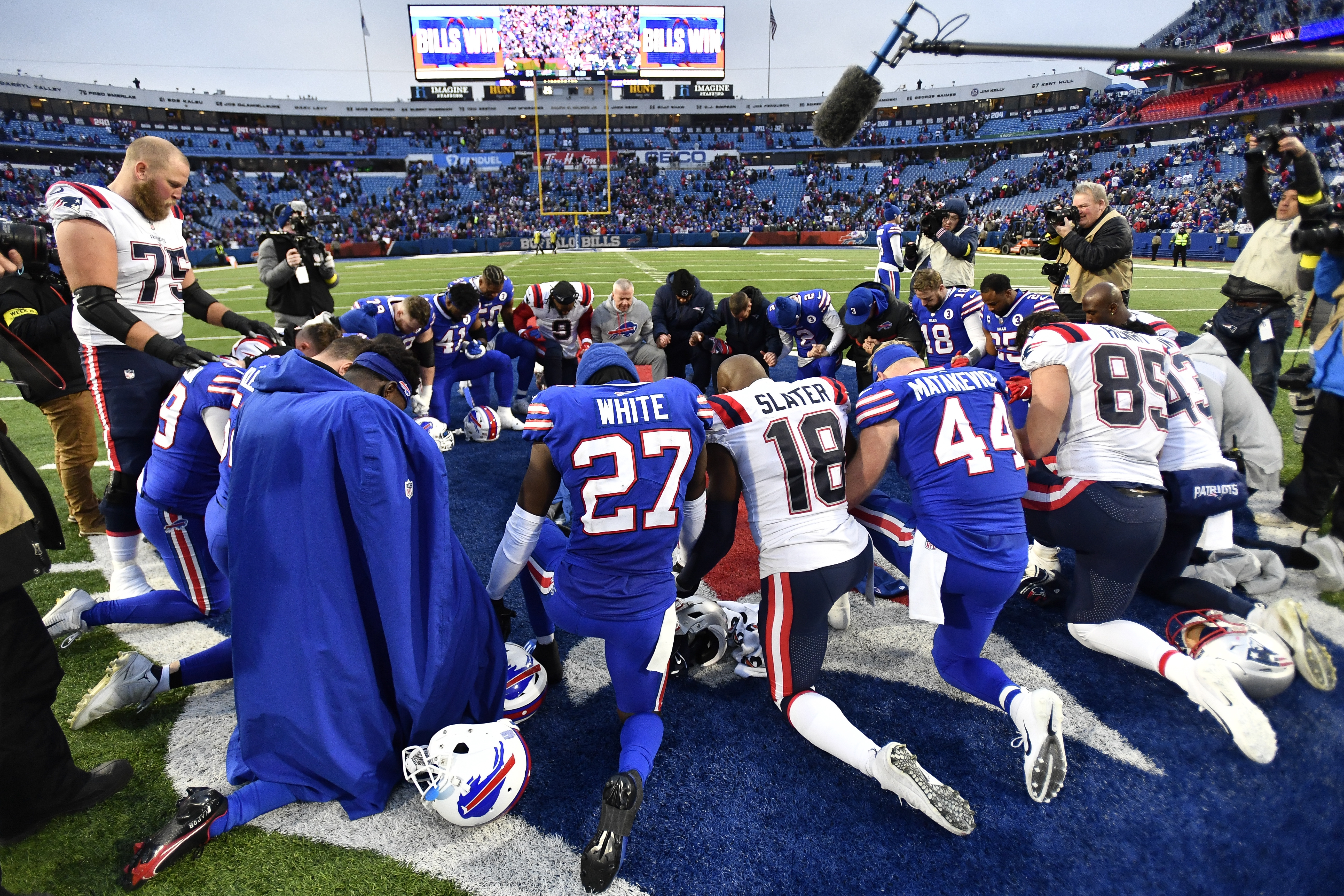 Dawson Knox delivers message to Damar Hamlin after TD vs. Patriots