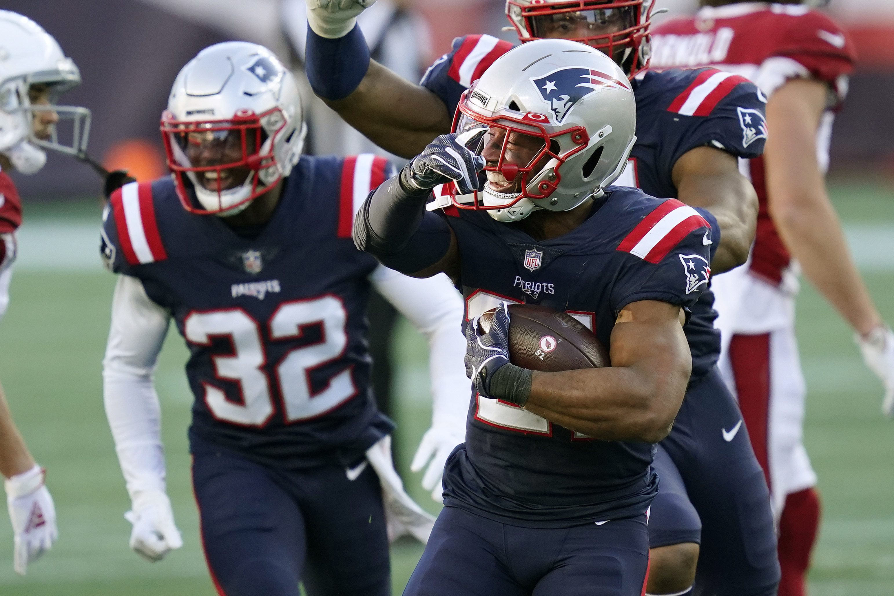 Patriots injury report: RB Rhamondre Stevenson sidelined due to illness,  not on COVID list 