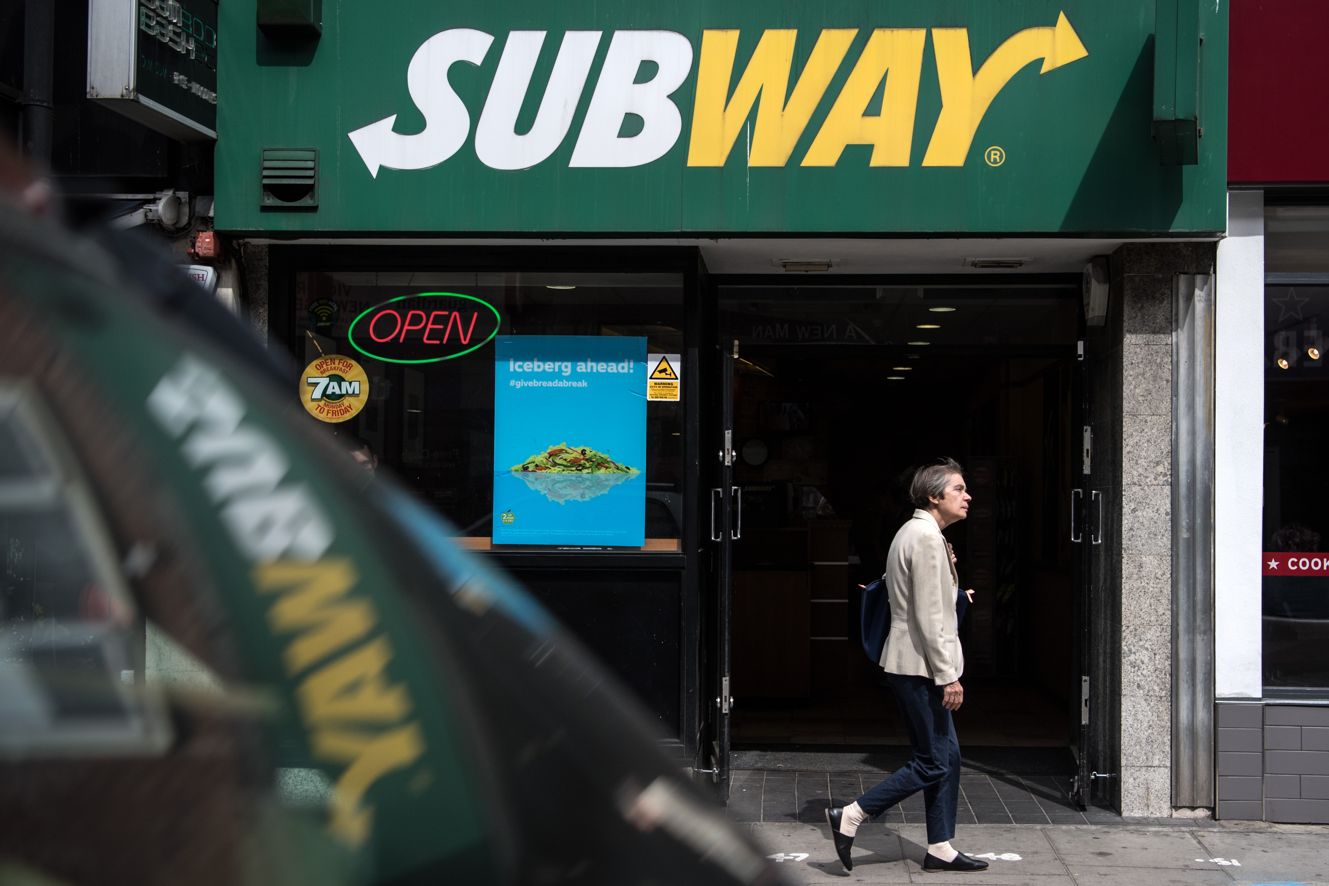 A U.S. judge rules that Subway can be sued over its '100% tuna