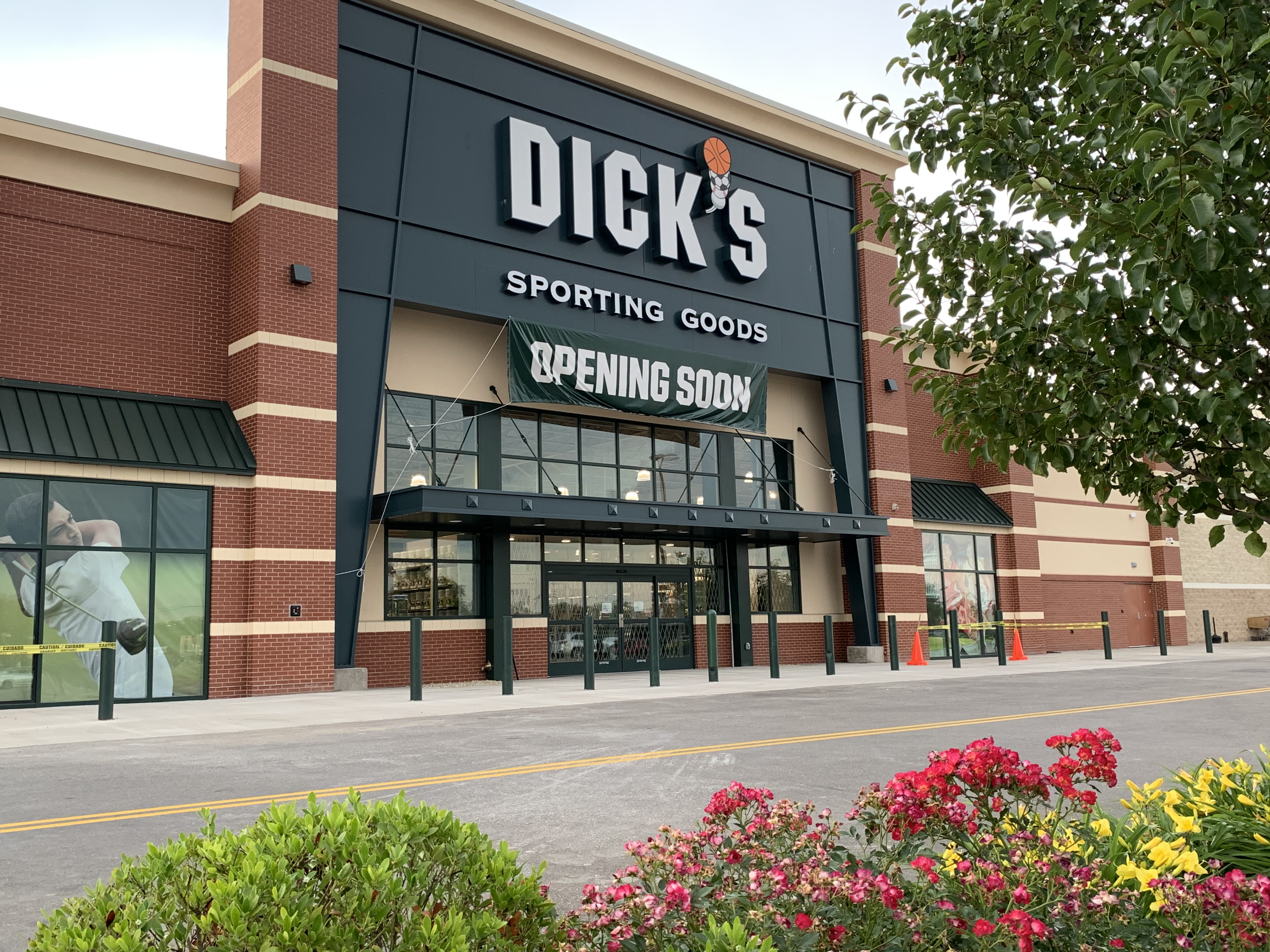 Dick's Sporting Goods sets opening day for new store in Clay (see