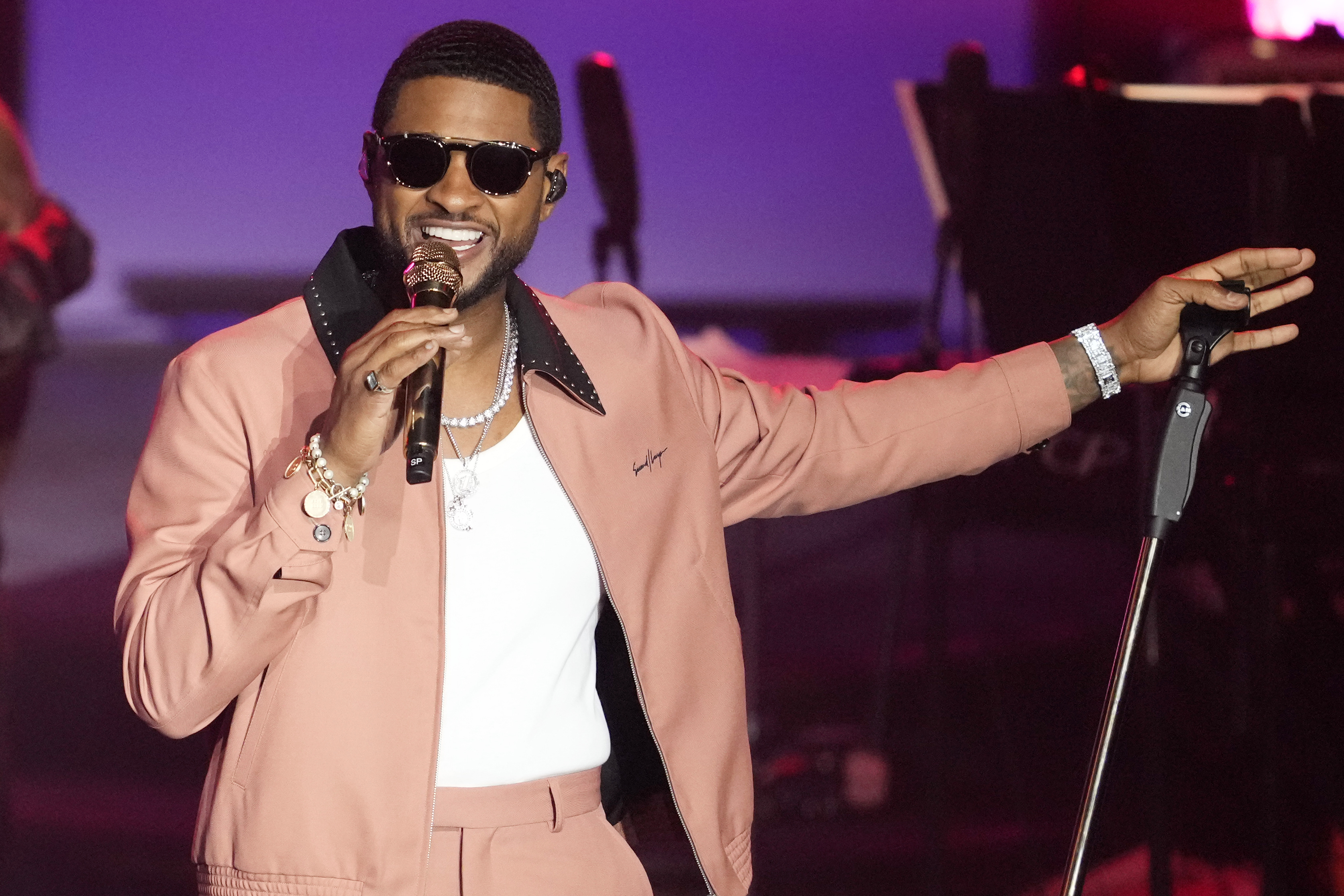 Usher to perform 2024 Super Bowl halftime show in Las Vegas 