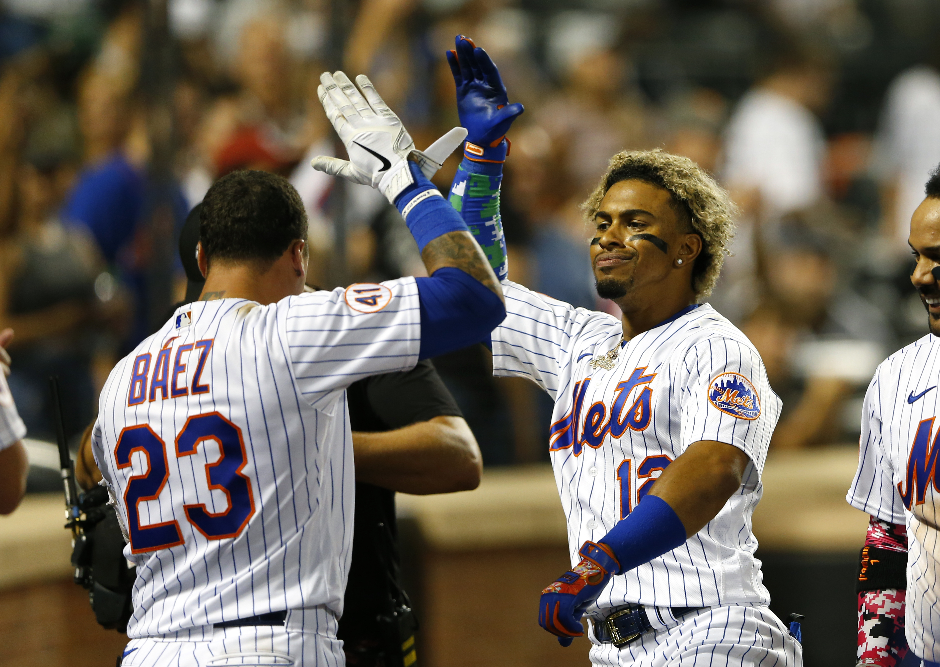 Javier Baez says Mets' thumbs-down celebration is response to fans