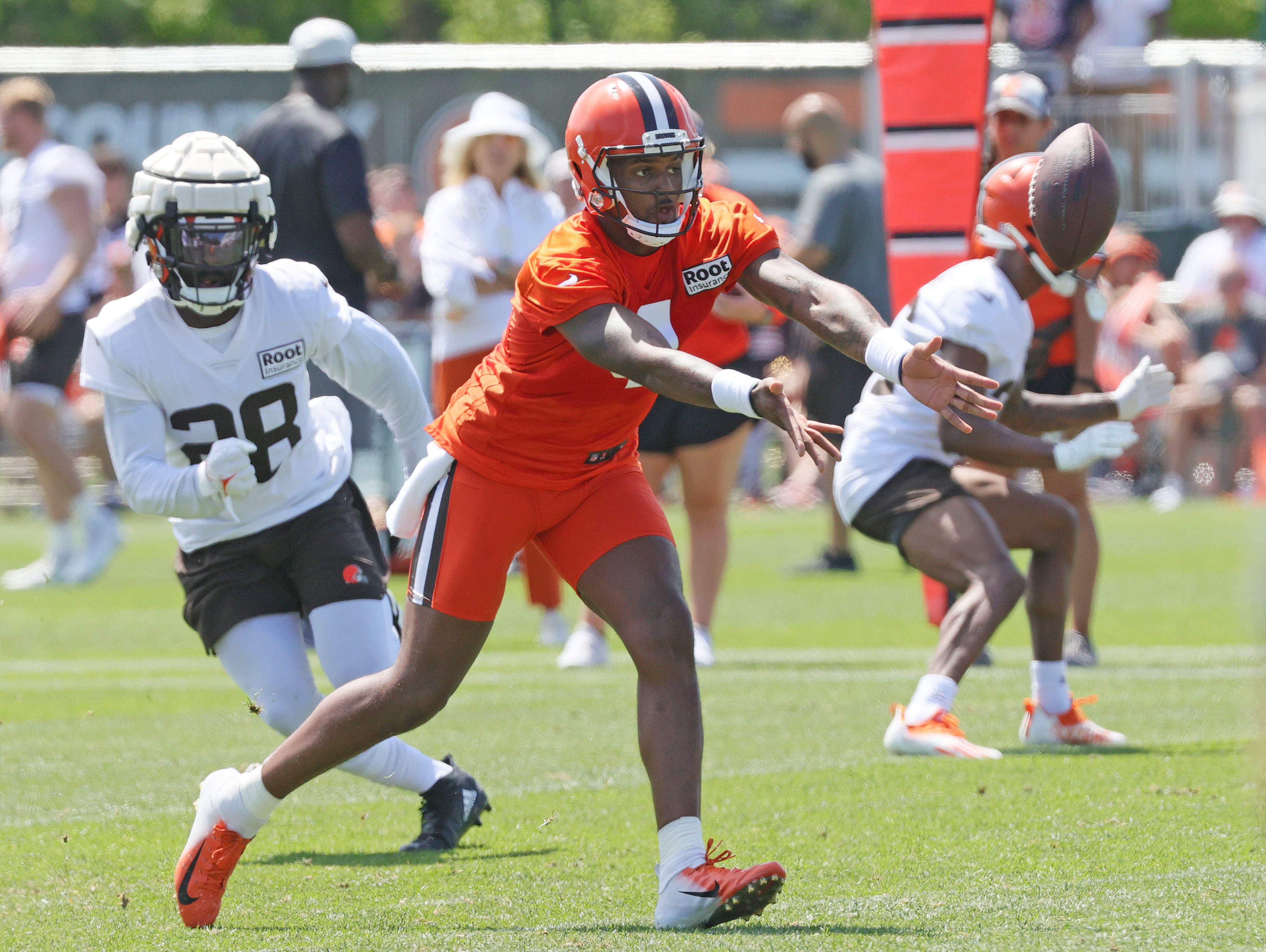 How the Browns failed to deliver a clear message about Deshaun Watson's  injury – Terry Pluto 