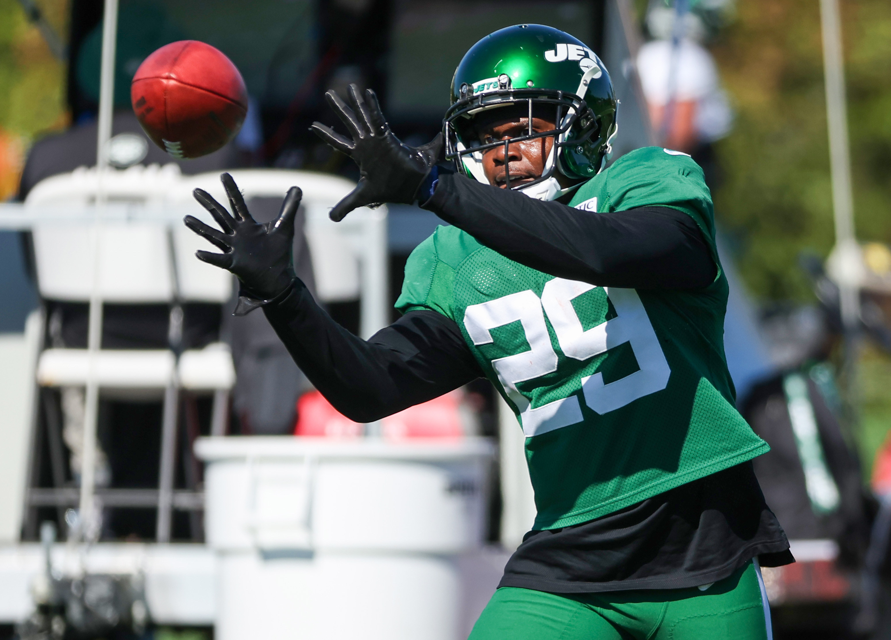 New York Jets safety Lamarcus Joyner (29) warms up before playing