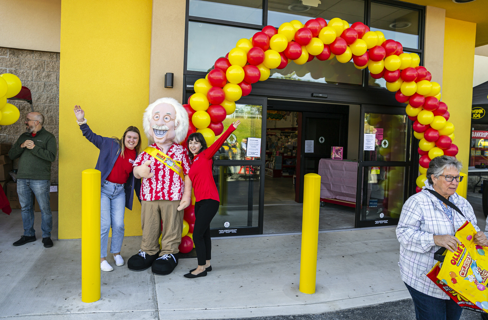 Ollies Bargain Outlet Sets New Record For Worlds Largest Bobblehead