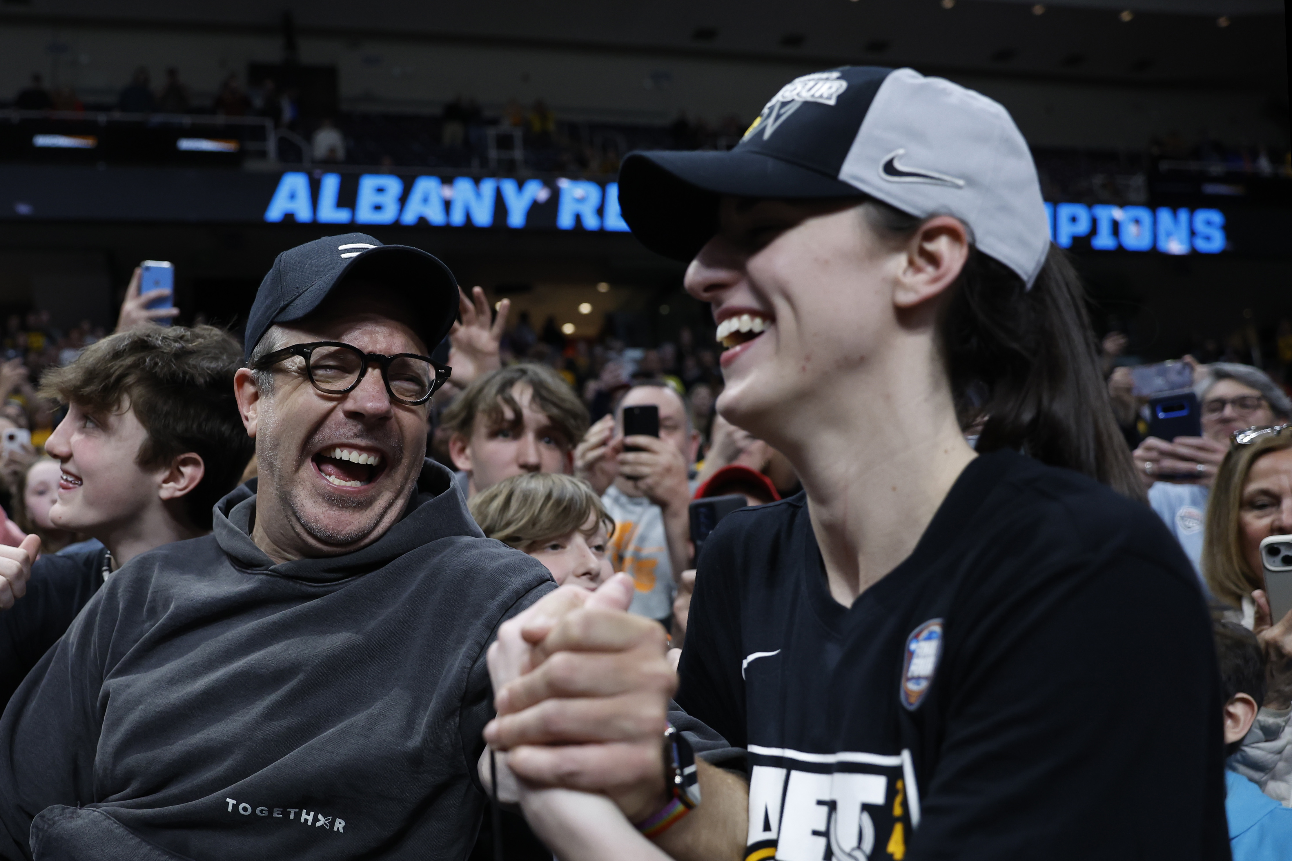 Actor Jason Sudeikis visits Albany to cheer on Iowa, Caitlin Clark -  syracuse.com