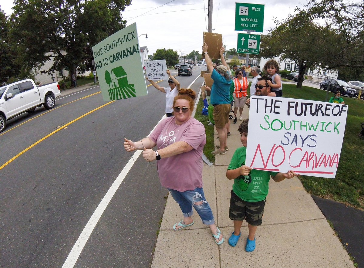 Carvana protest in Southwick (Photos)