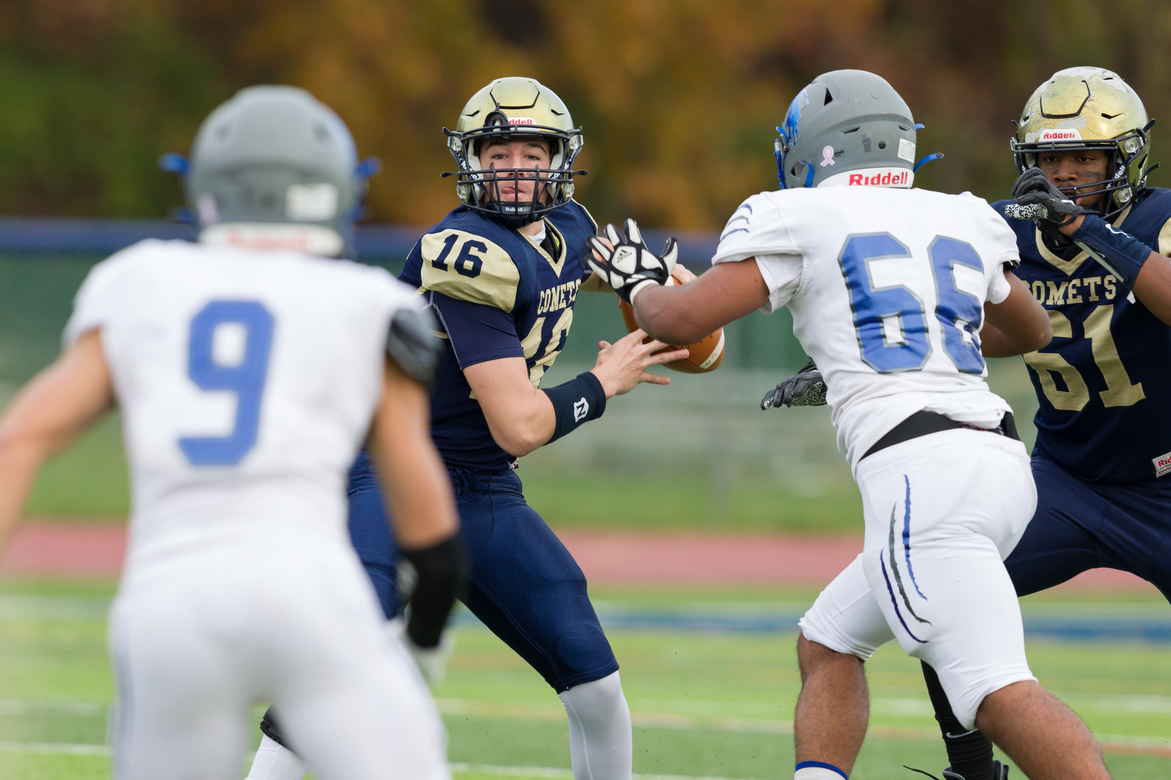 Ceremony pays tribute to former Comet who went on to play in NFL