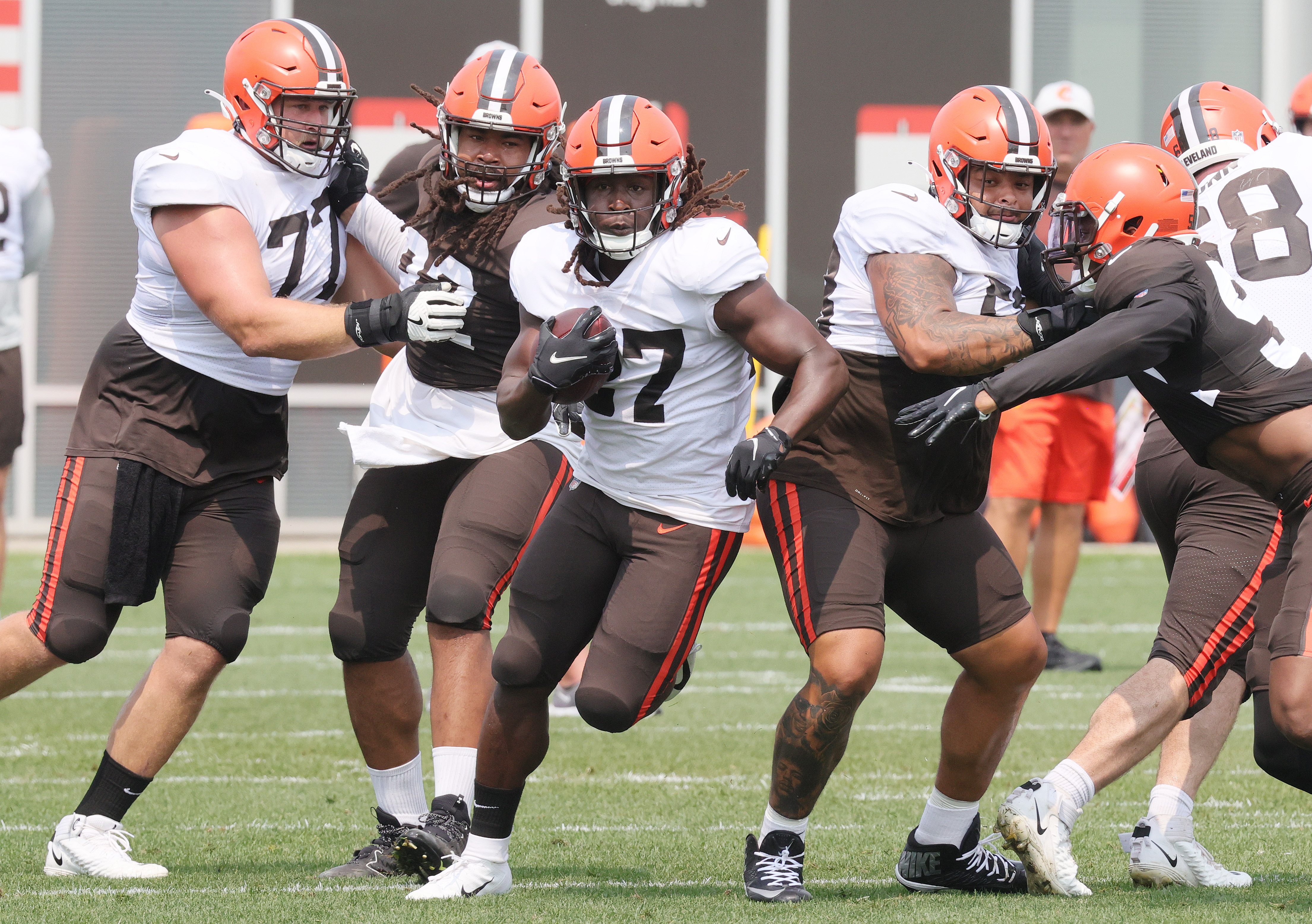 Jarvis Landry threw football at Browns CB's head at training camp