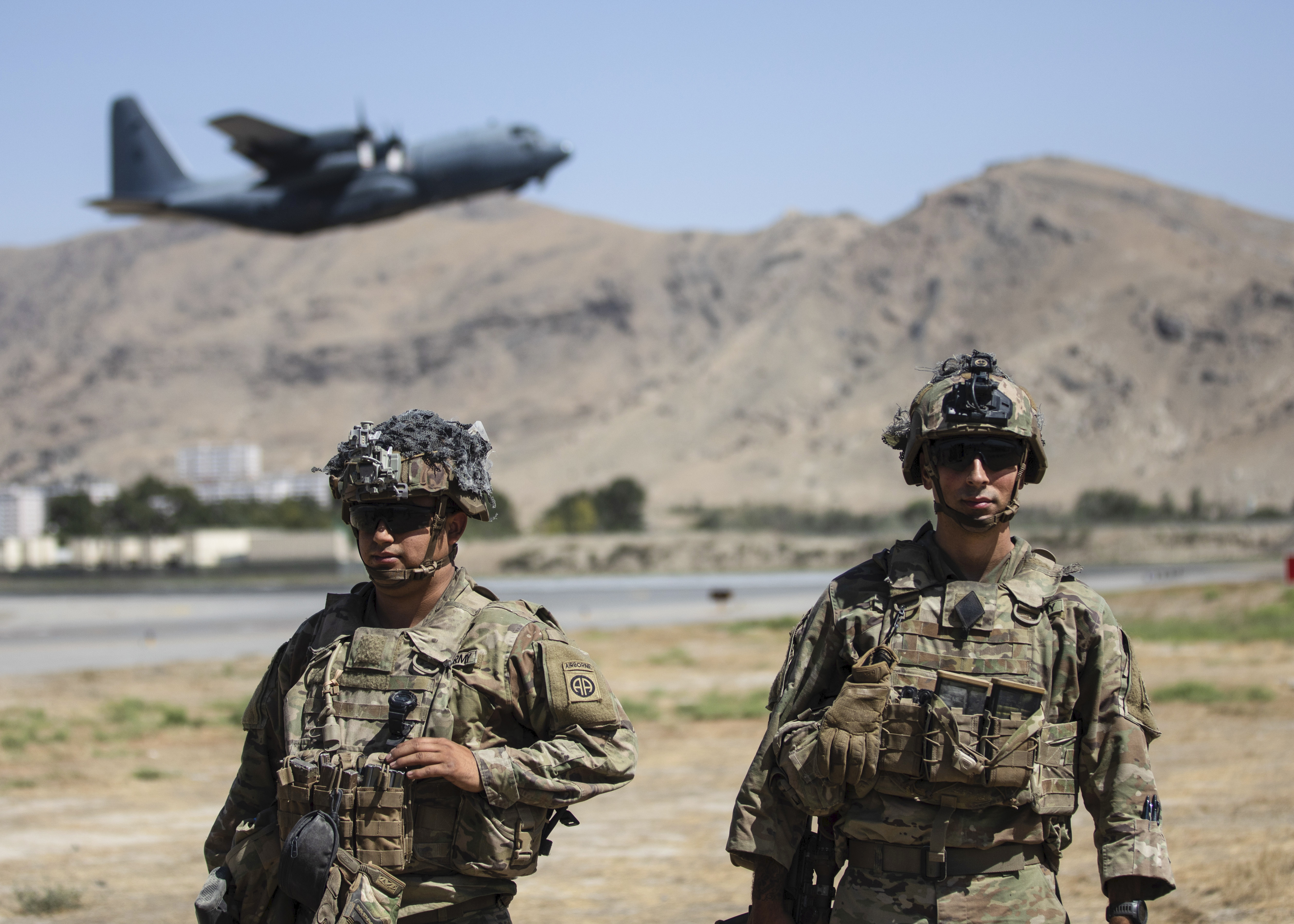 Интервью американской военной. Афганистан 2021 аэропорт Кабула. Американские войска в Афганистане. Американцы в Афганистане 2001. ЦРУ В Афганистане 2001.