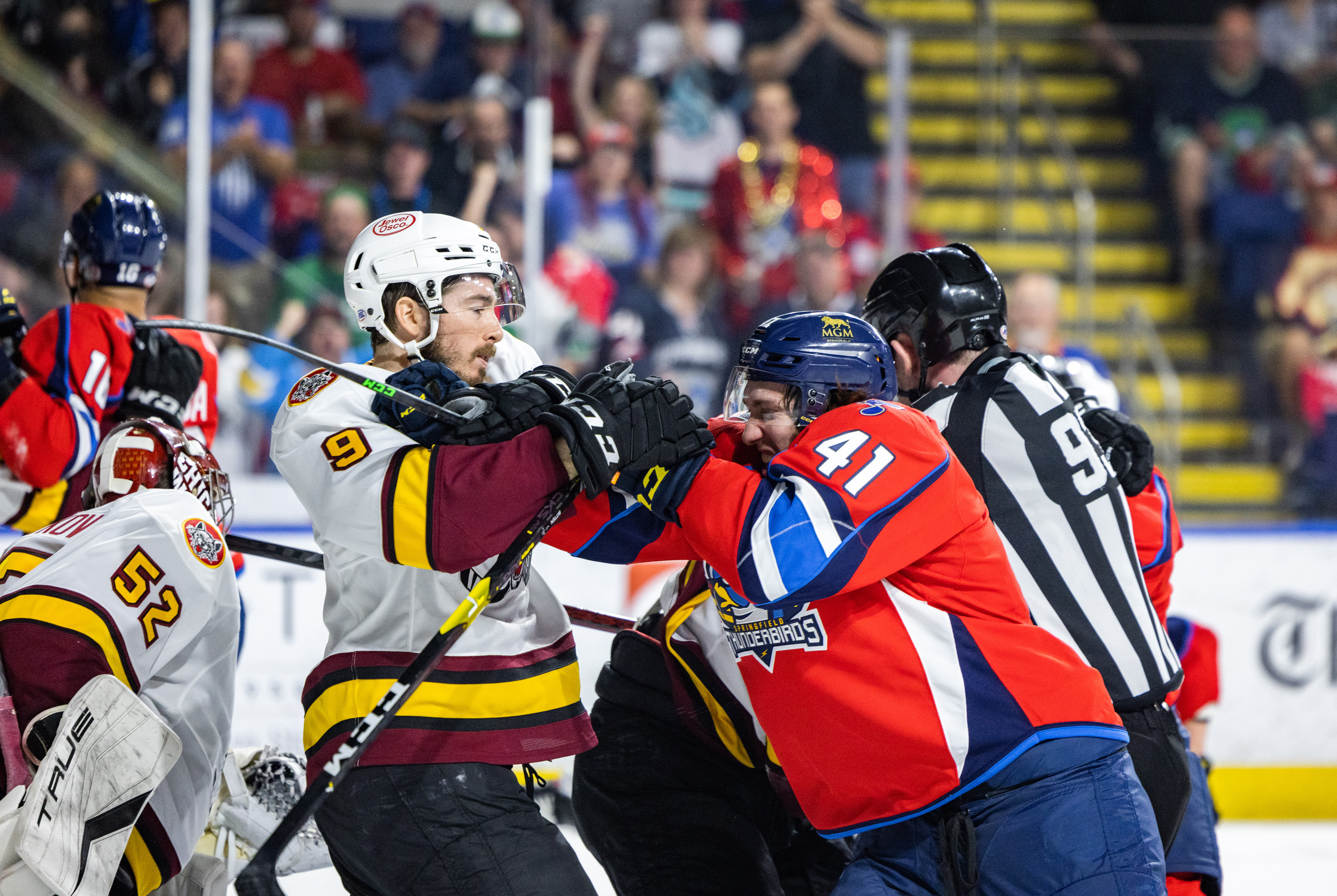 Springfield Thunderbirds fall 4-0 to Chicago Wolves in Game 3 of