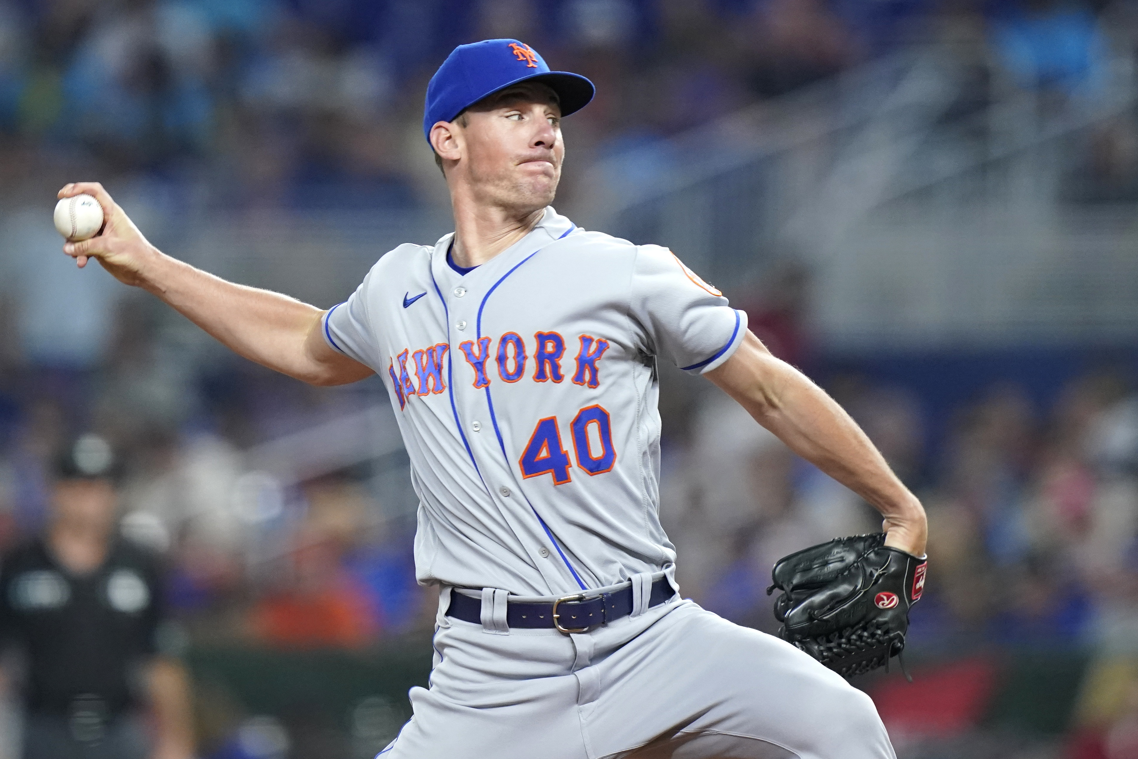 Padres jump all over Max Scherzer early, beat Mets 7-1 in Game 1