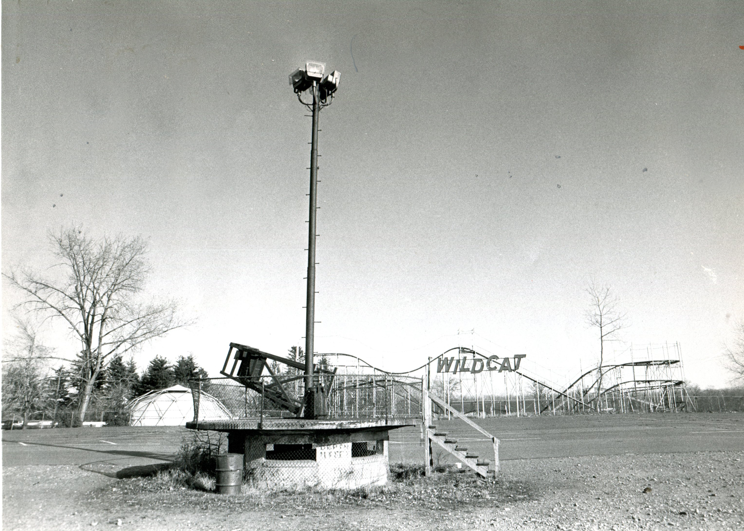 Jan. 4, 1983 - Agawam - a light pole with the Wildcat ride in the background at Riverside Park (Republican file photo) Staff-Shot