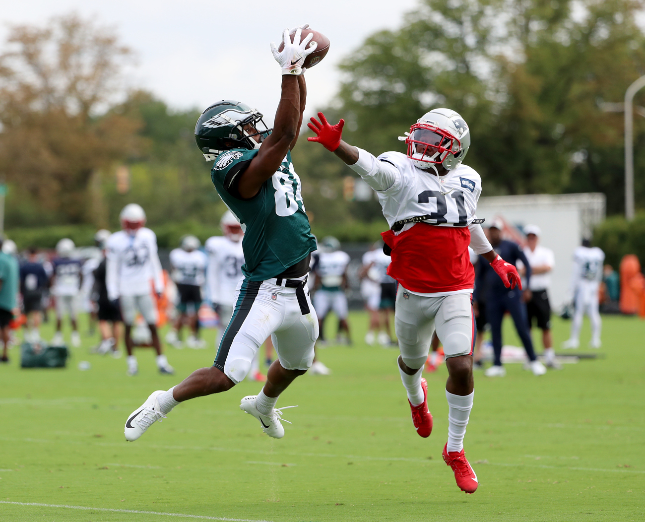 Eagles' K'Von Wallace heckles Patriots' Cam Newton