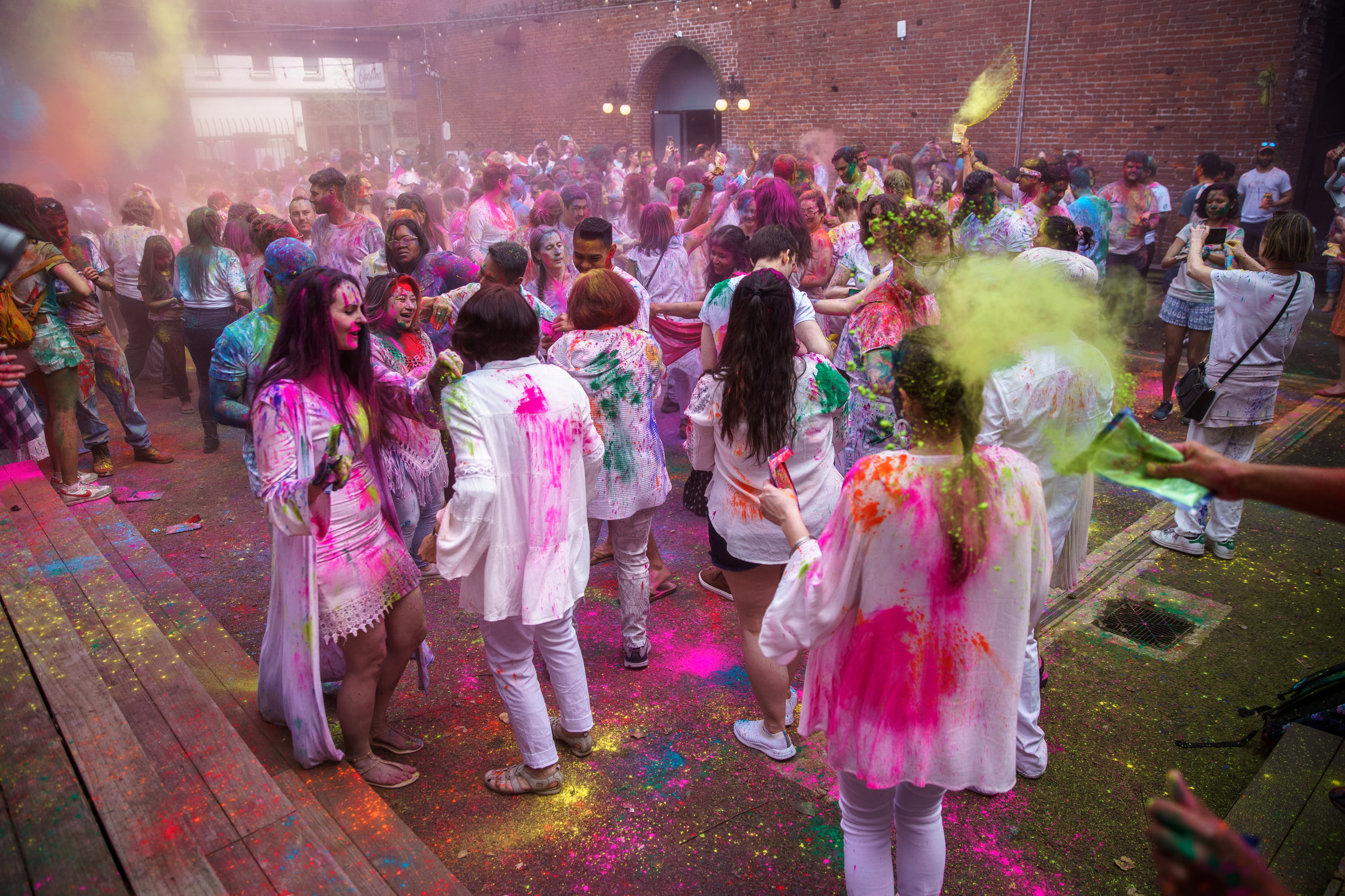 Holi Kirtan marca o retorno de eventos com público em Pinda