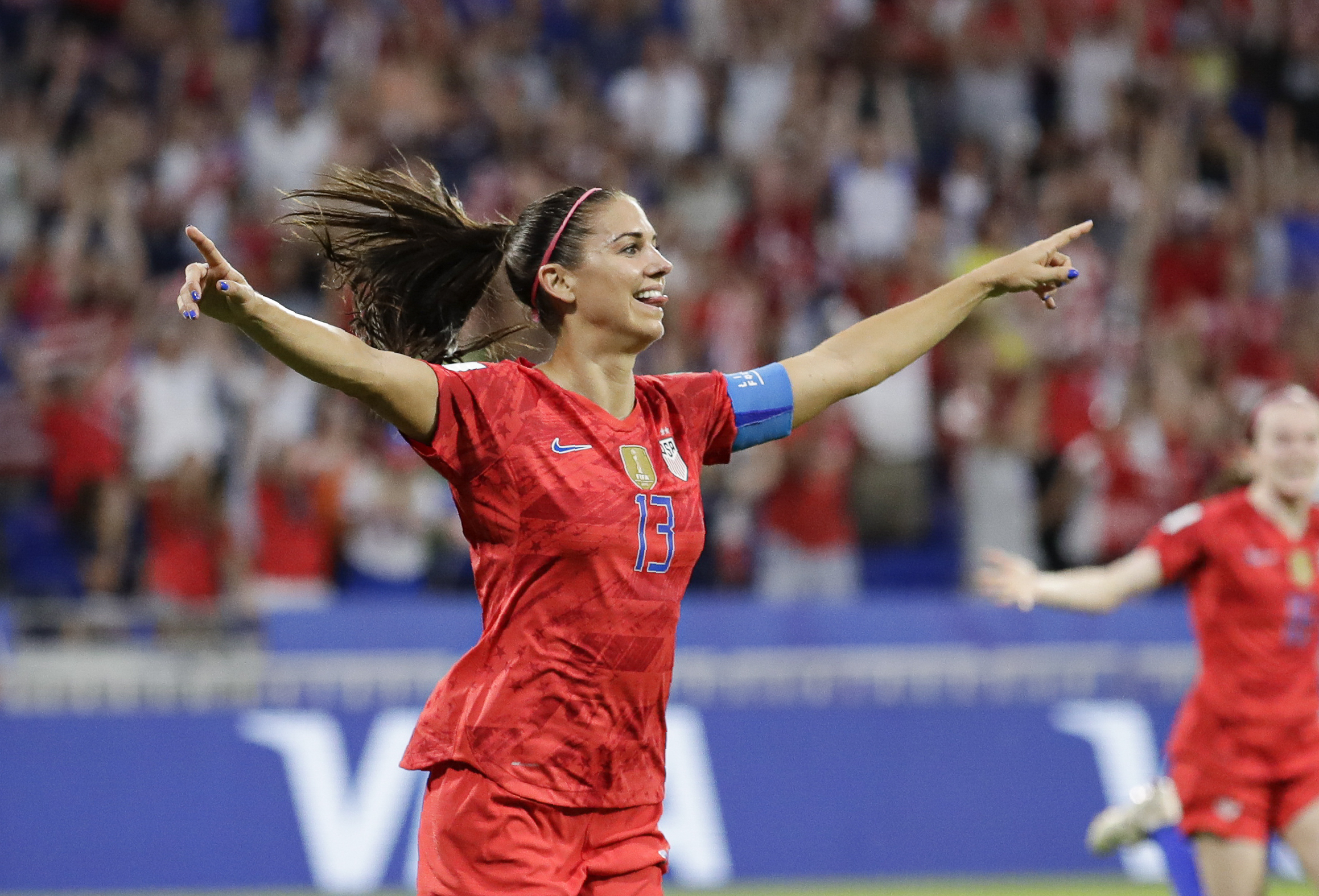 Toddler Who Cheered For Alex Morgan Meets Her