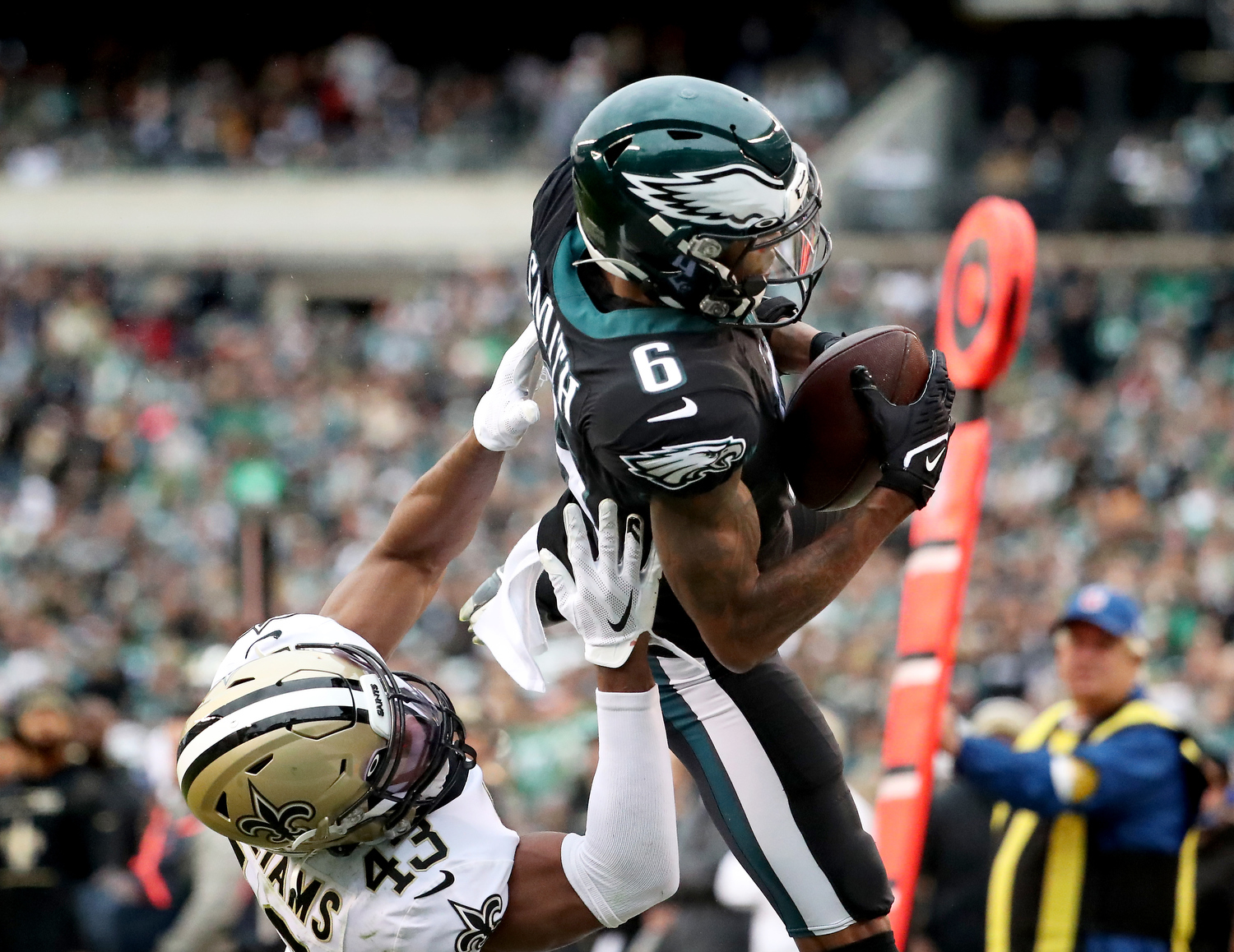 DeVonta Smith, DB? Eagles star nearly played defense with Cowboys