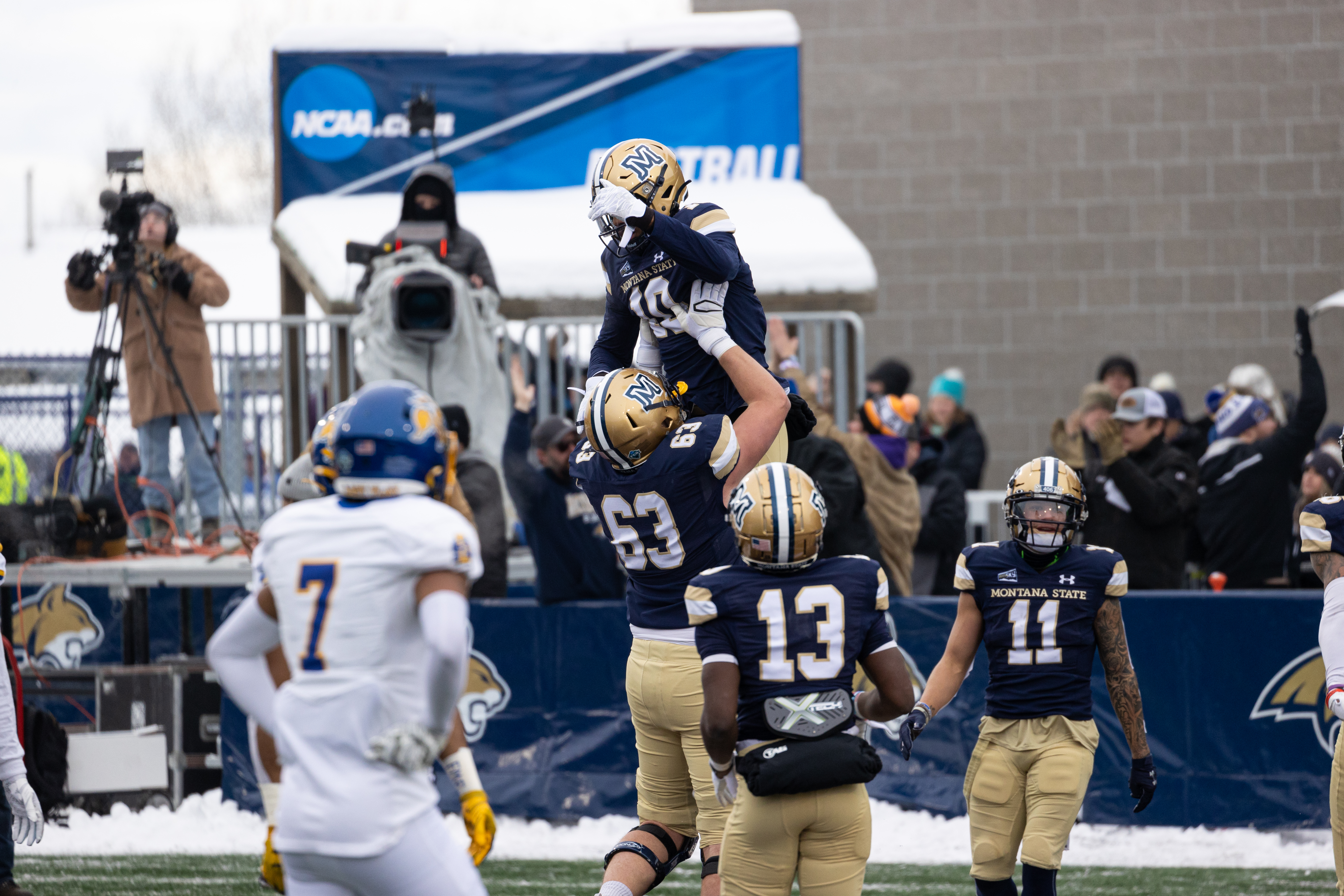 Five Former Bobcats Land On NFL Rosters to Open 2022 Season - Montana State  University Athletics