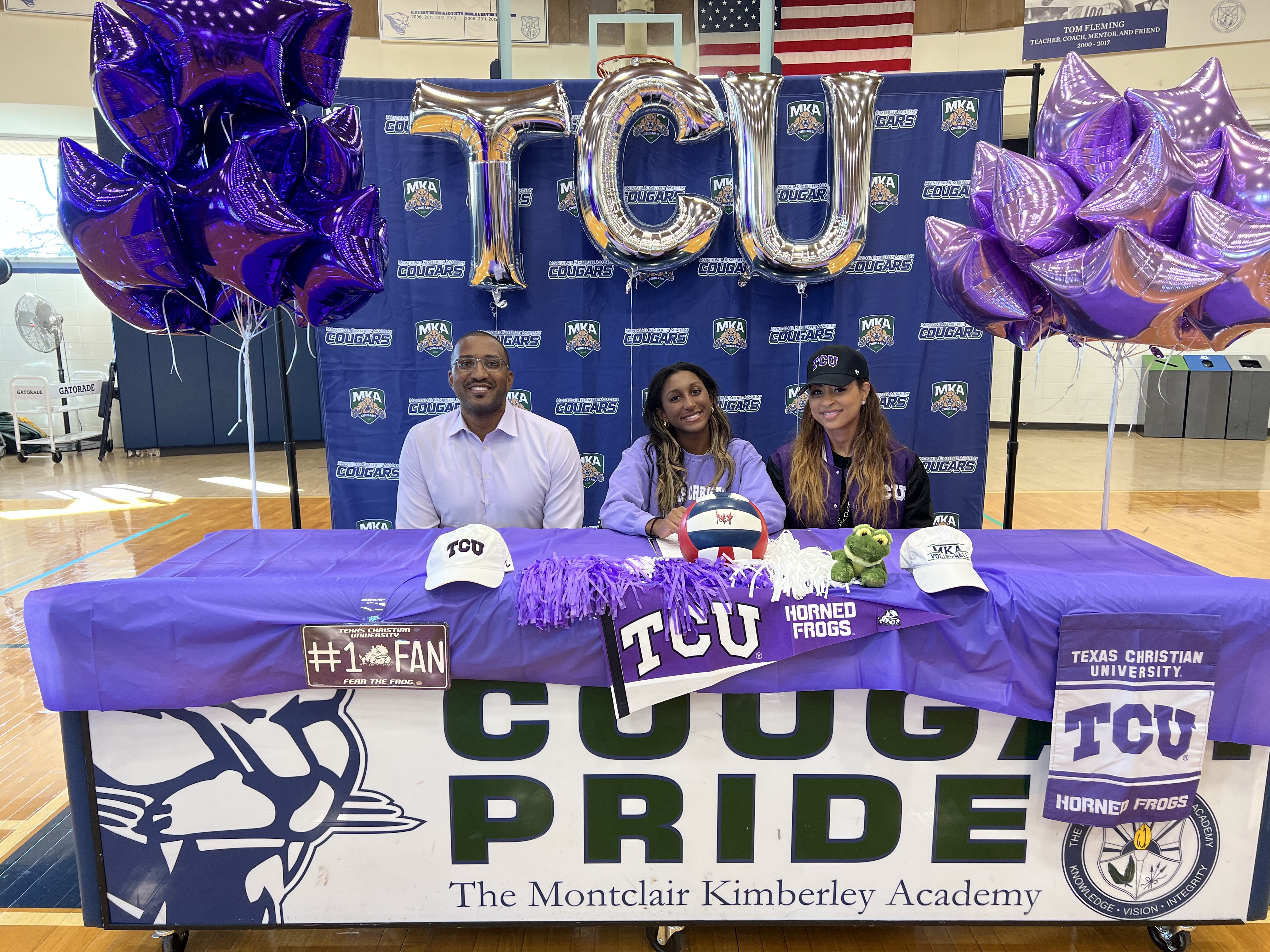MKA's Samiyah Abdur-Rahim signs her NLI to play volleyball at TCU alongside her mom, dad, and brother.