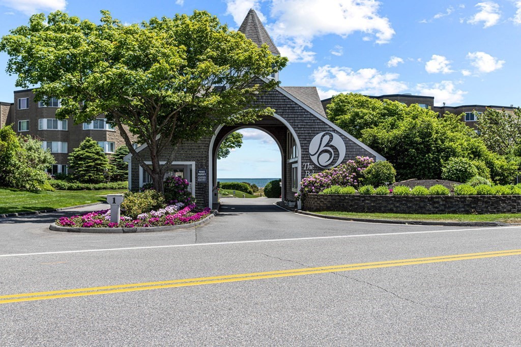 House of the Week Condo offers yearround waterfront living