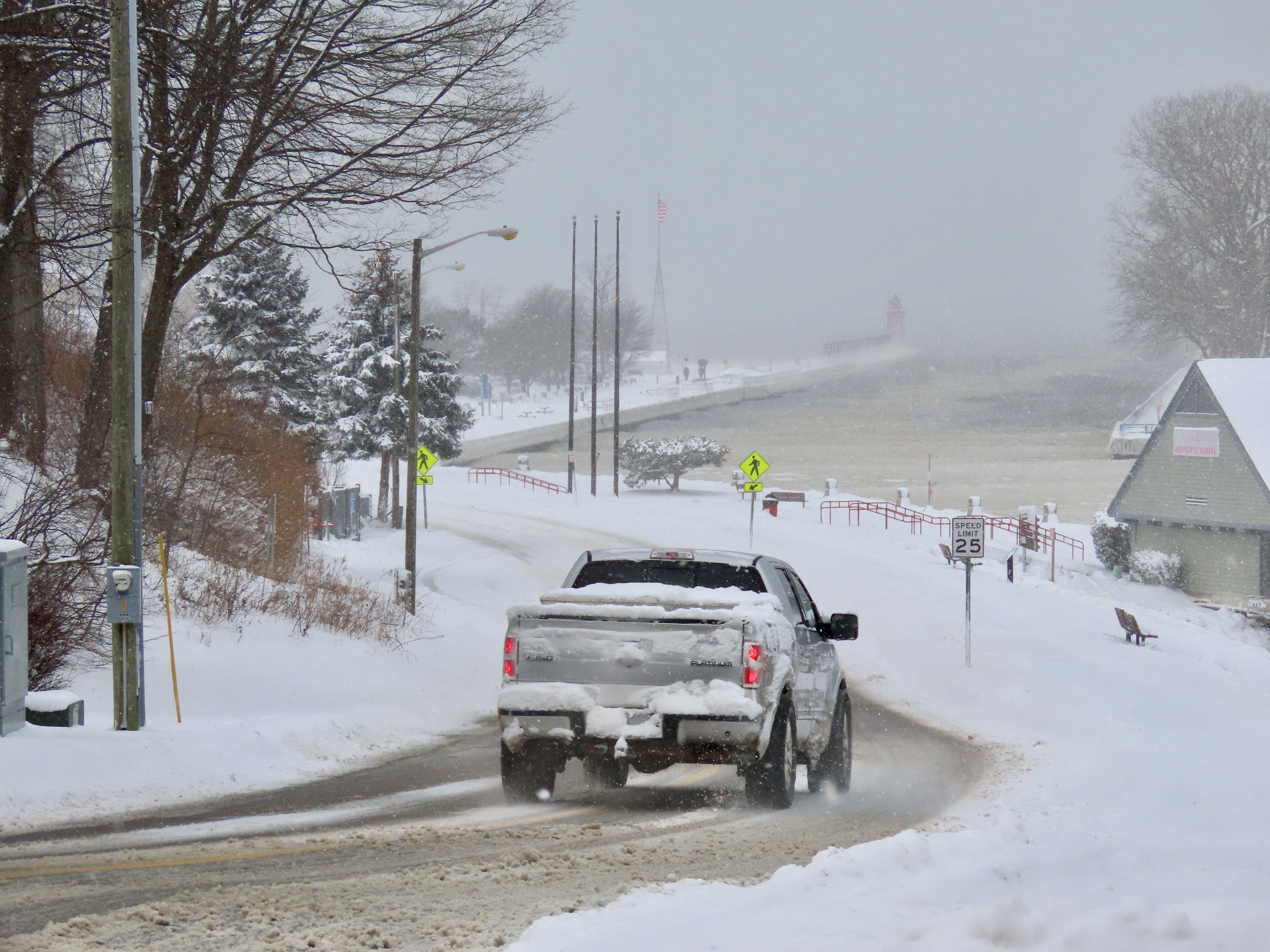 Western Lake Erie vanishes after blizzard winds cause seiche