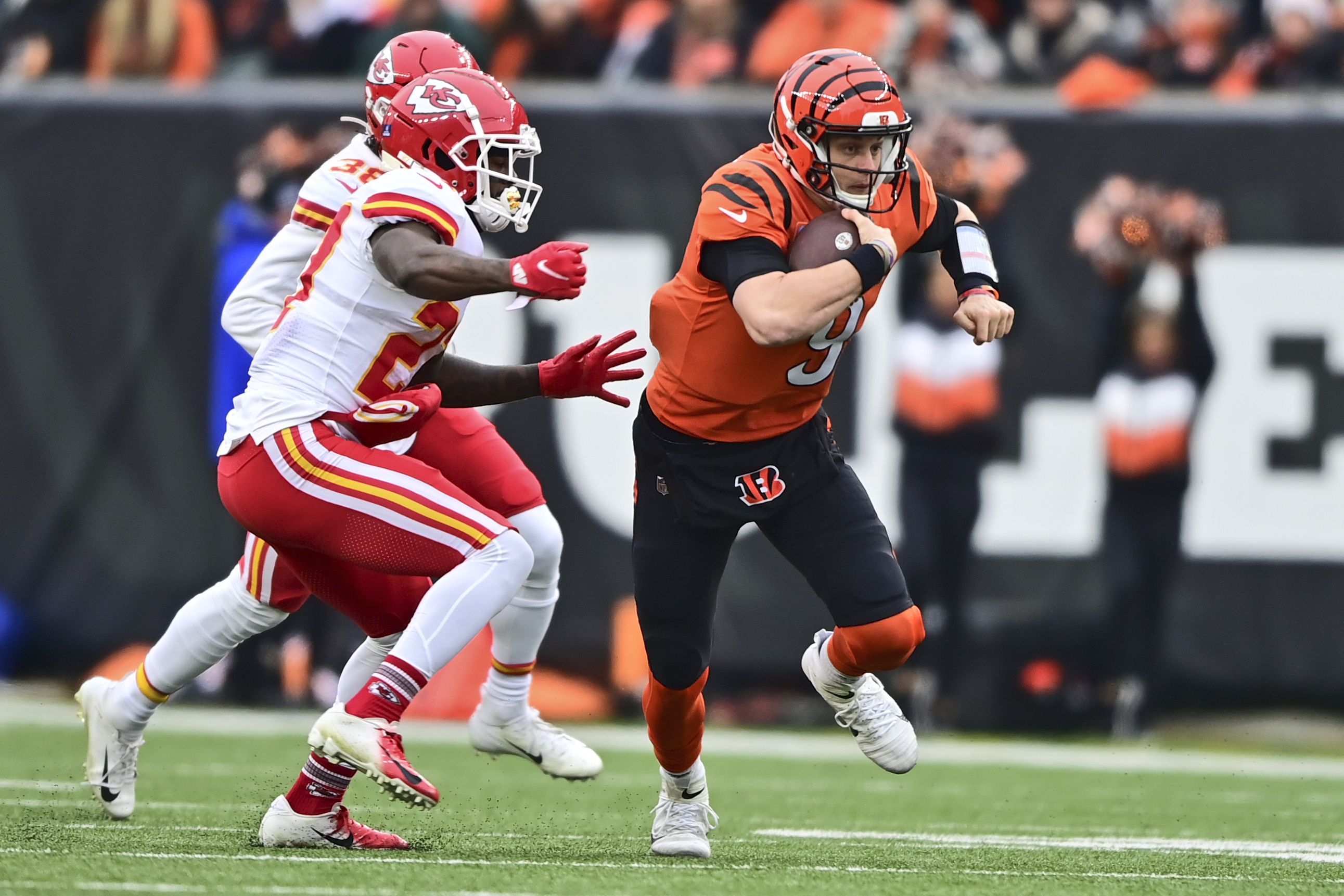 Cincinnati Bengals win the AFC North with a 34-31 win over the Kansas City  Chiefs