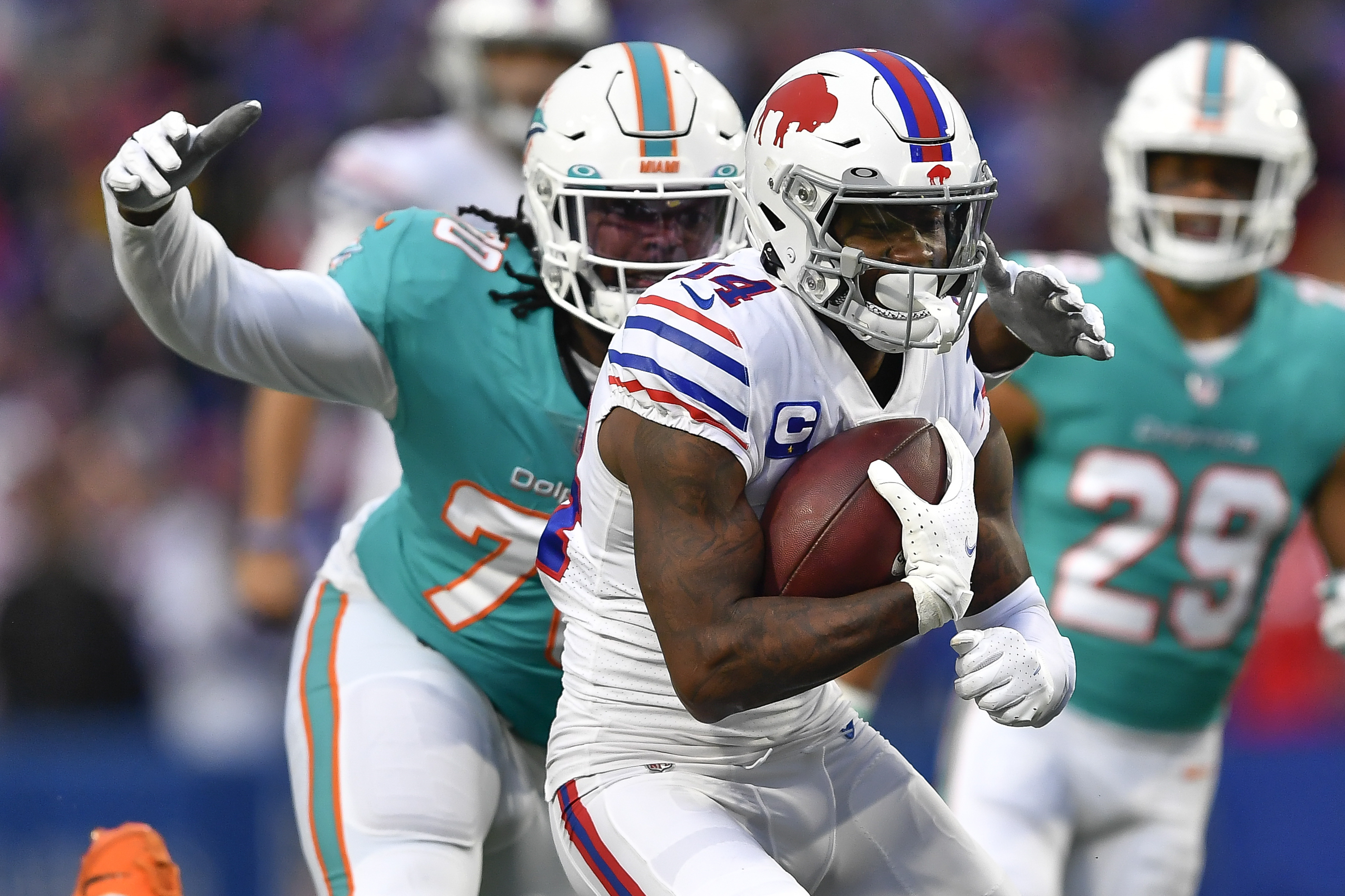 Dolphins-Bills Sunday showdown: Can Buffalo slow down Miami?