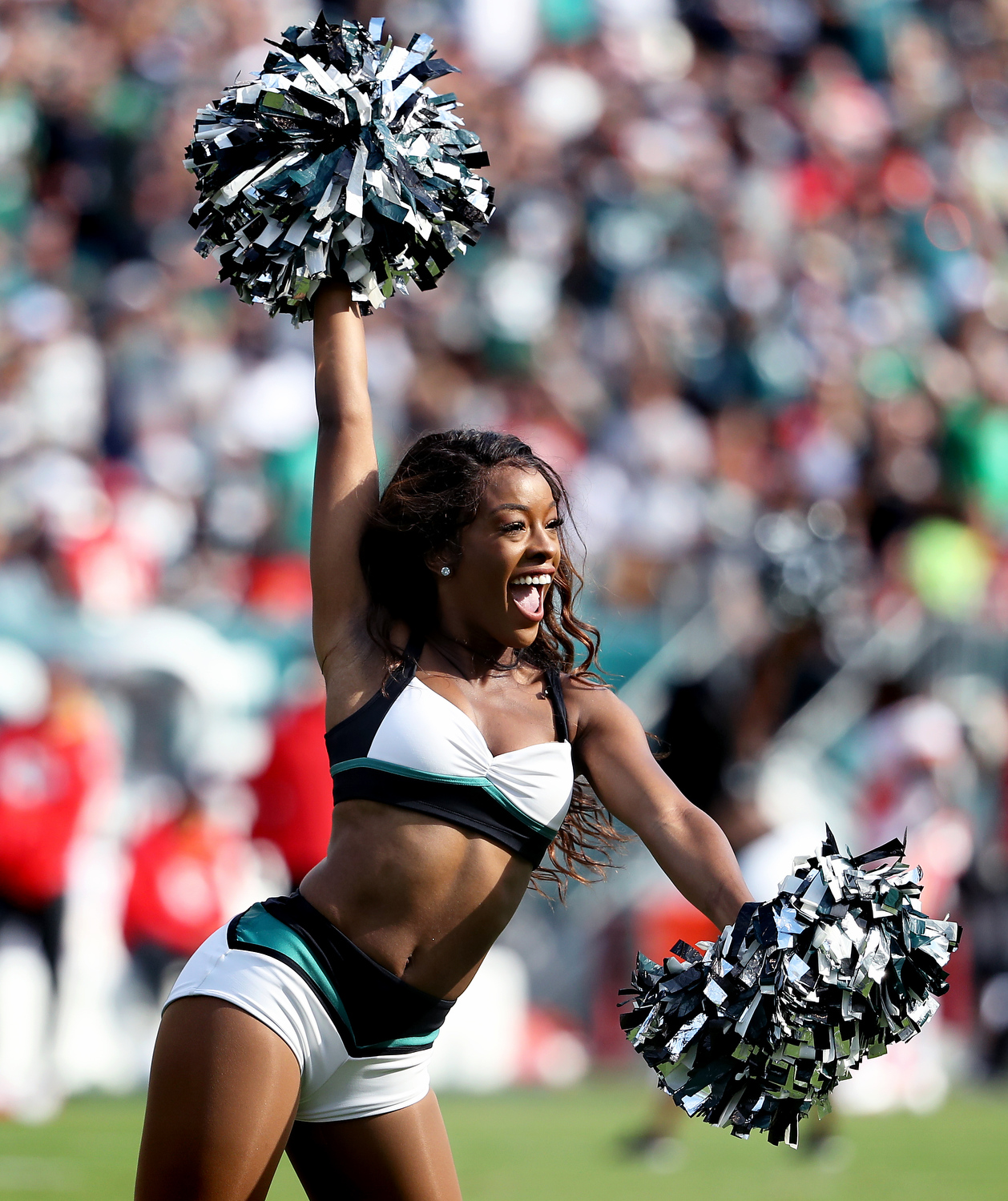 October 3, 2021: Philadelphia Eagles Cheerleaders perform during