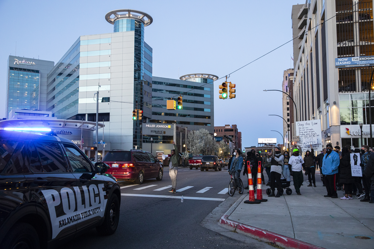 Kalamazoo holds Black Lives Matter protest after the death of Daunte ...