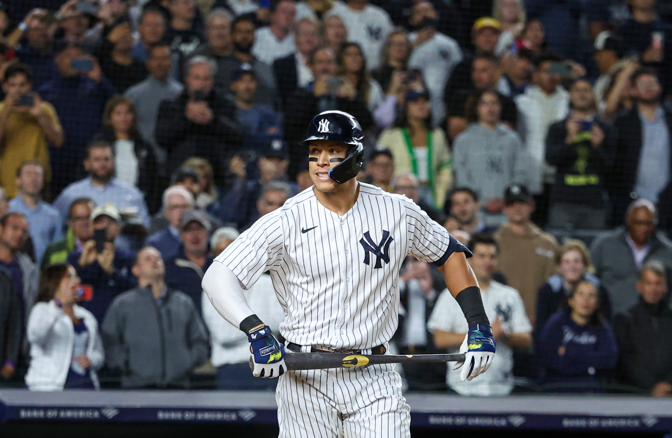 Yankees' Aaron Judge Triple Crown tracker: Extends batting title lead while  waiting for home run No. 61 