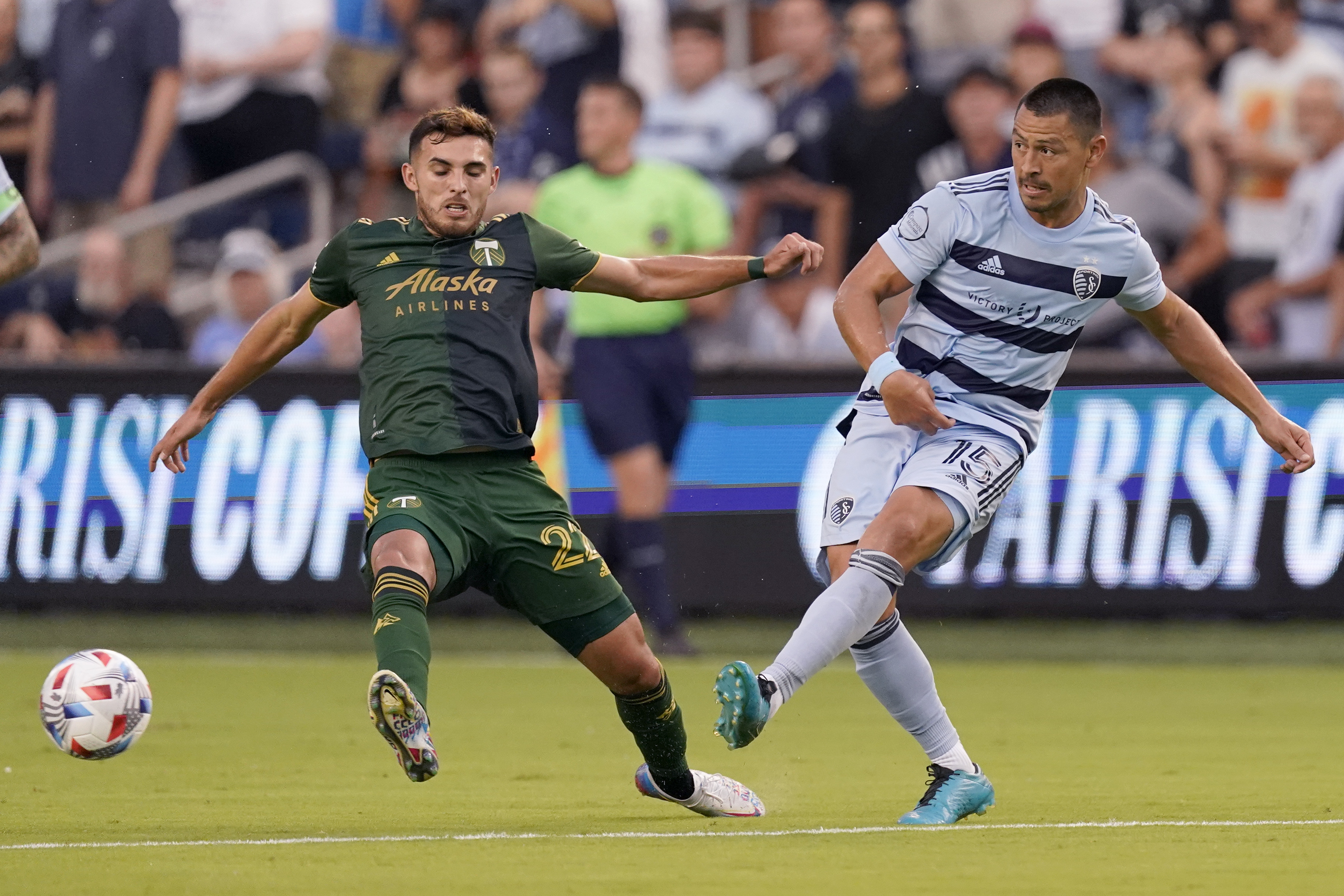 Former Oregon State Beavers soccer star Khiry Shelton traded to Sporting  Kansas City 