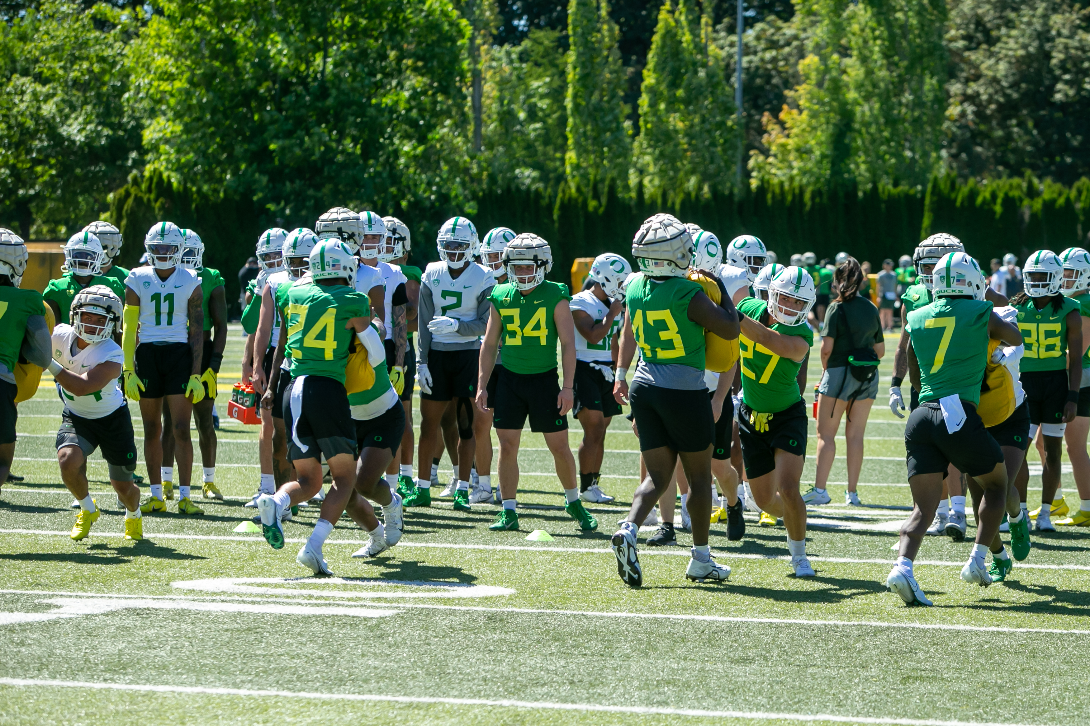 Oregon Ducks offensive lineman T.J. Bass signs as undrafted free