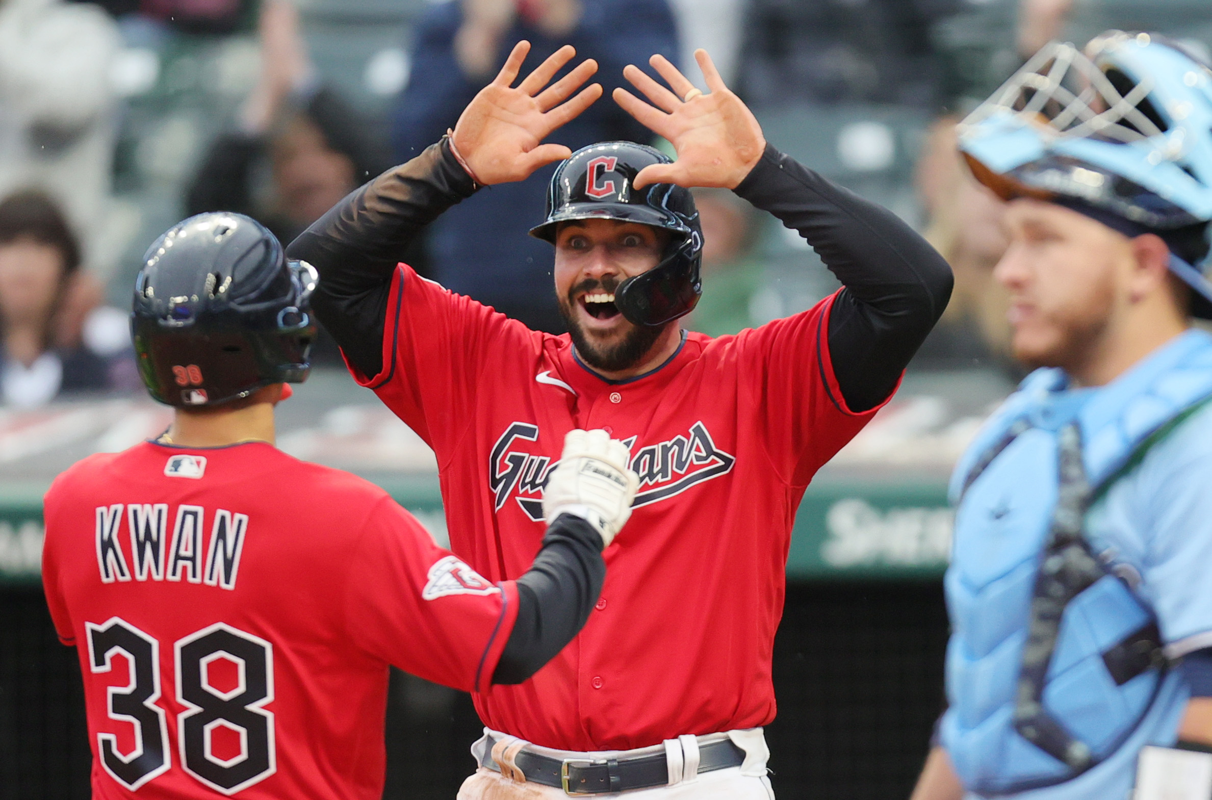 Steven Kwan hits first homer, Guardians beat Blue Jays, 6-5