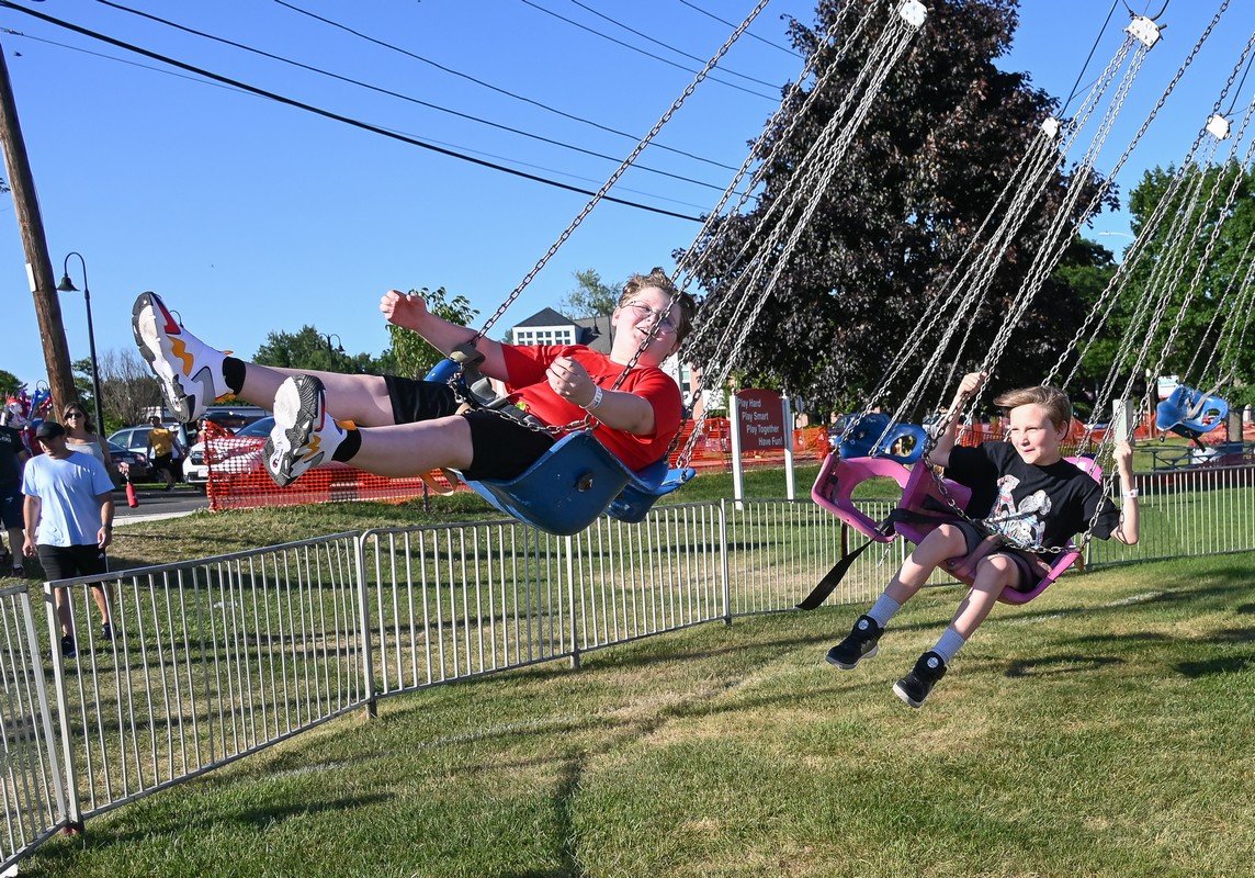 Rotary Club’s Carnival draws crowds to East Longmeadow (photos