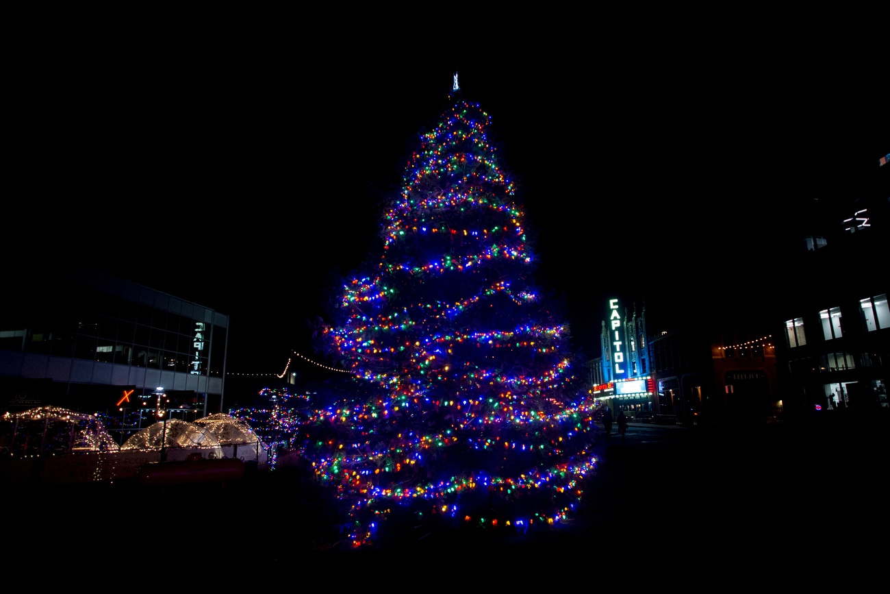 Burton to host Christmas Tree lighting this weekend mlive