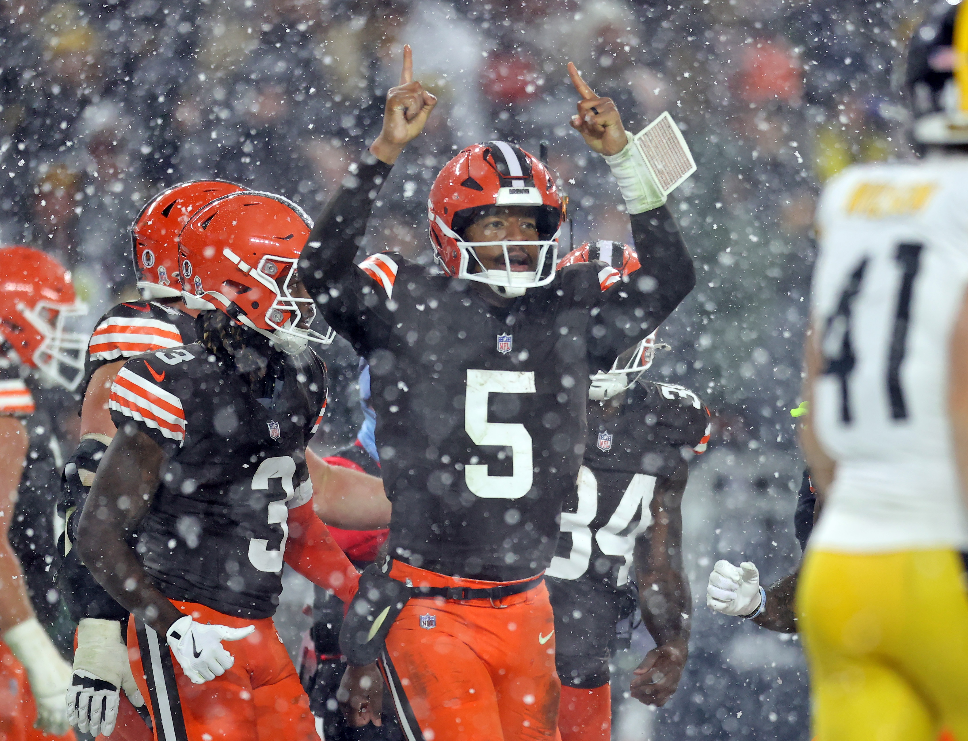 Cleveland Browns quarterback Jameis Winston vs. the Pittsburgh Steelers
