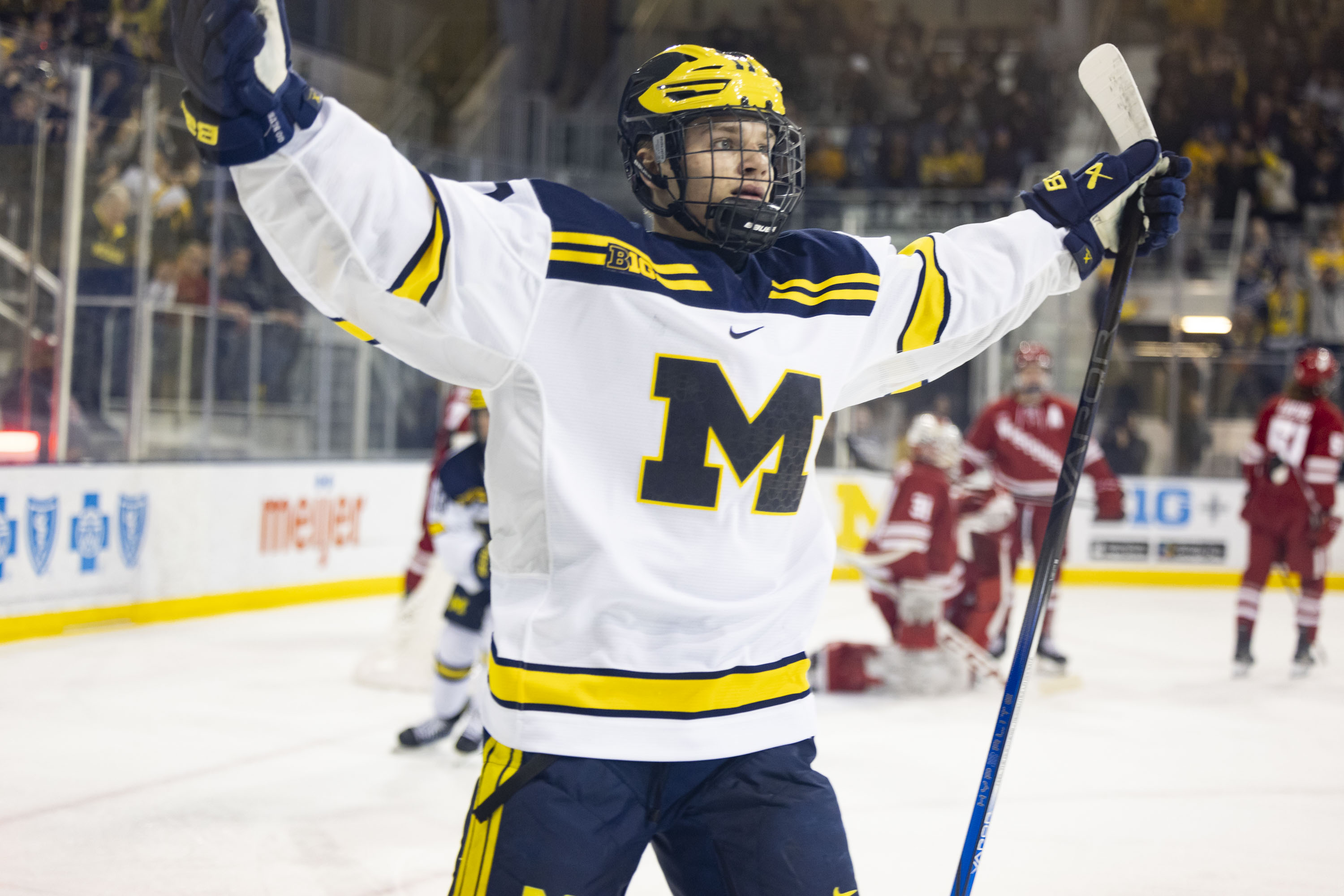 See Photos As Michigan Hockey Defeats Wisconsin - Mlive.com