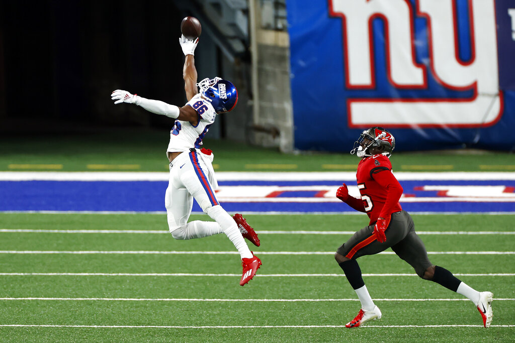 MUST-SEE: Darius Slayton leaps for 44-yard catch