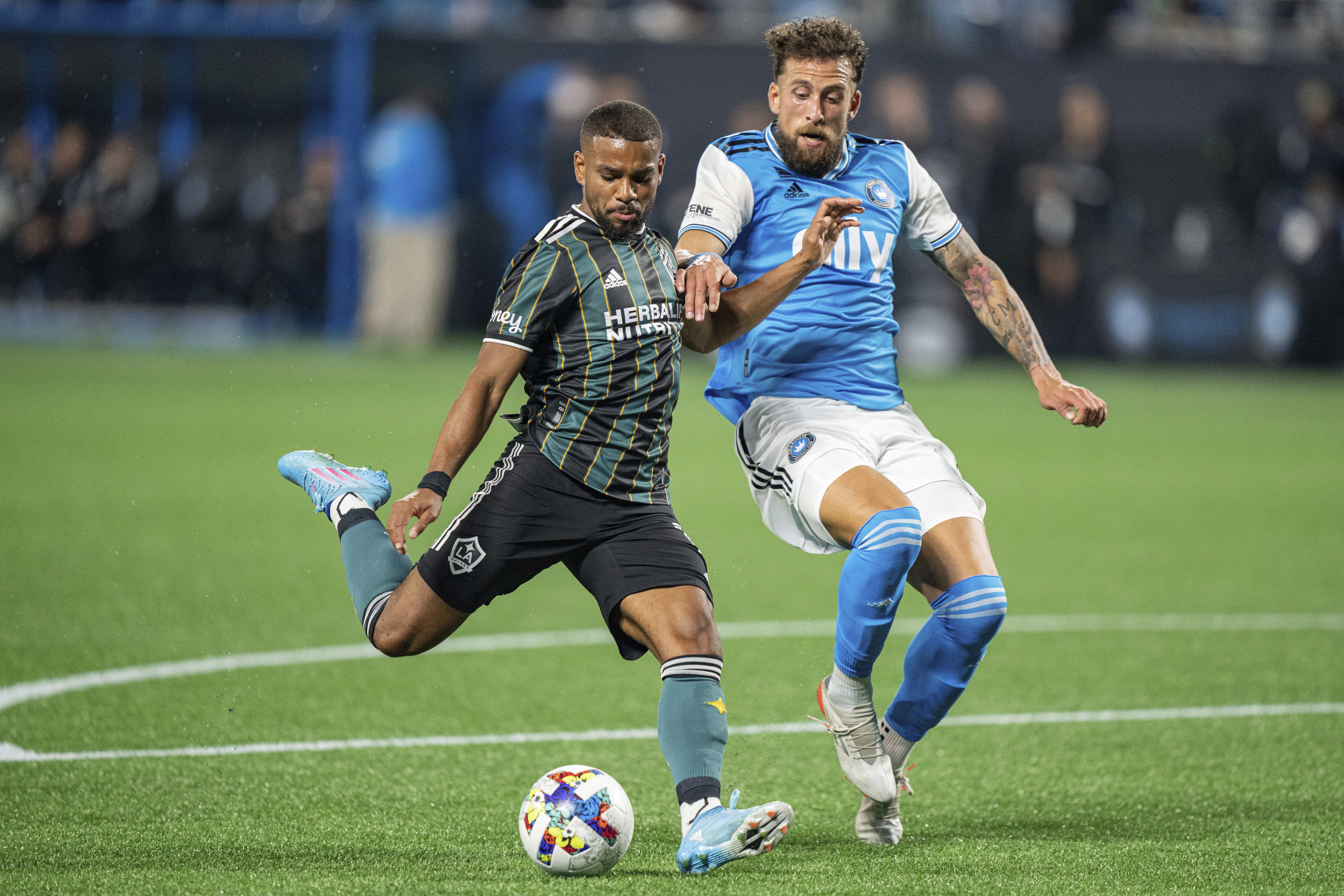 Los Angeles, United States. 26th Oct, 2021. Los Angeles FC defender Mamadou  Fall (5) takes a shot during a MLS match against the Seattle Sounders,  Tuesday, Oct. 26, 2021, in Los Angeles