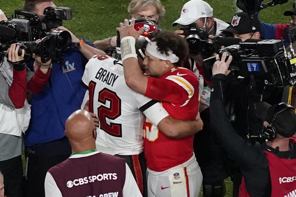 Tom Brady and Patrick Mahomes share 'Madden NFL 22' cover