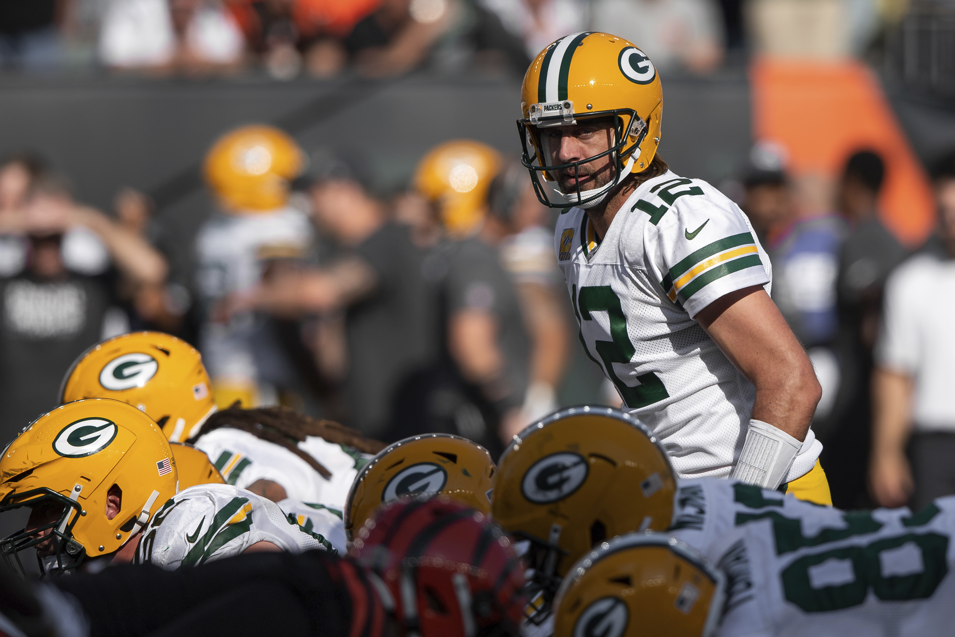 N.F.L. Fines Green Bay Packers and Aaron Rodgers for Covid Violations - The  New York Times